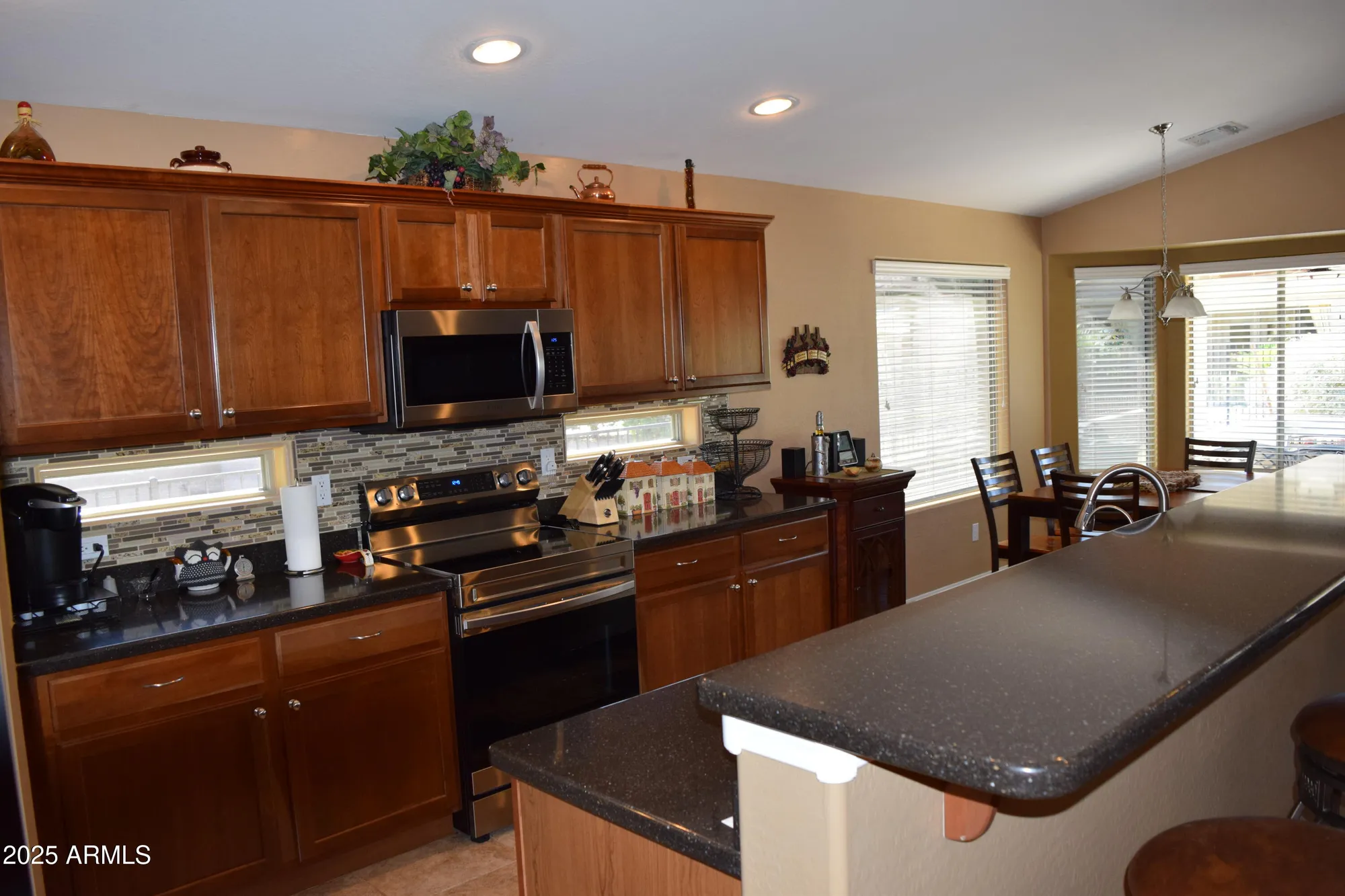 Property Slideshow image 10 of 33 | 131 s verde ln, Casa Grande, AZ, 85194