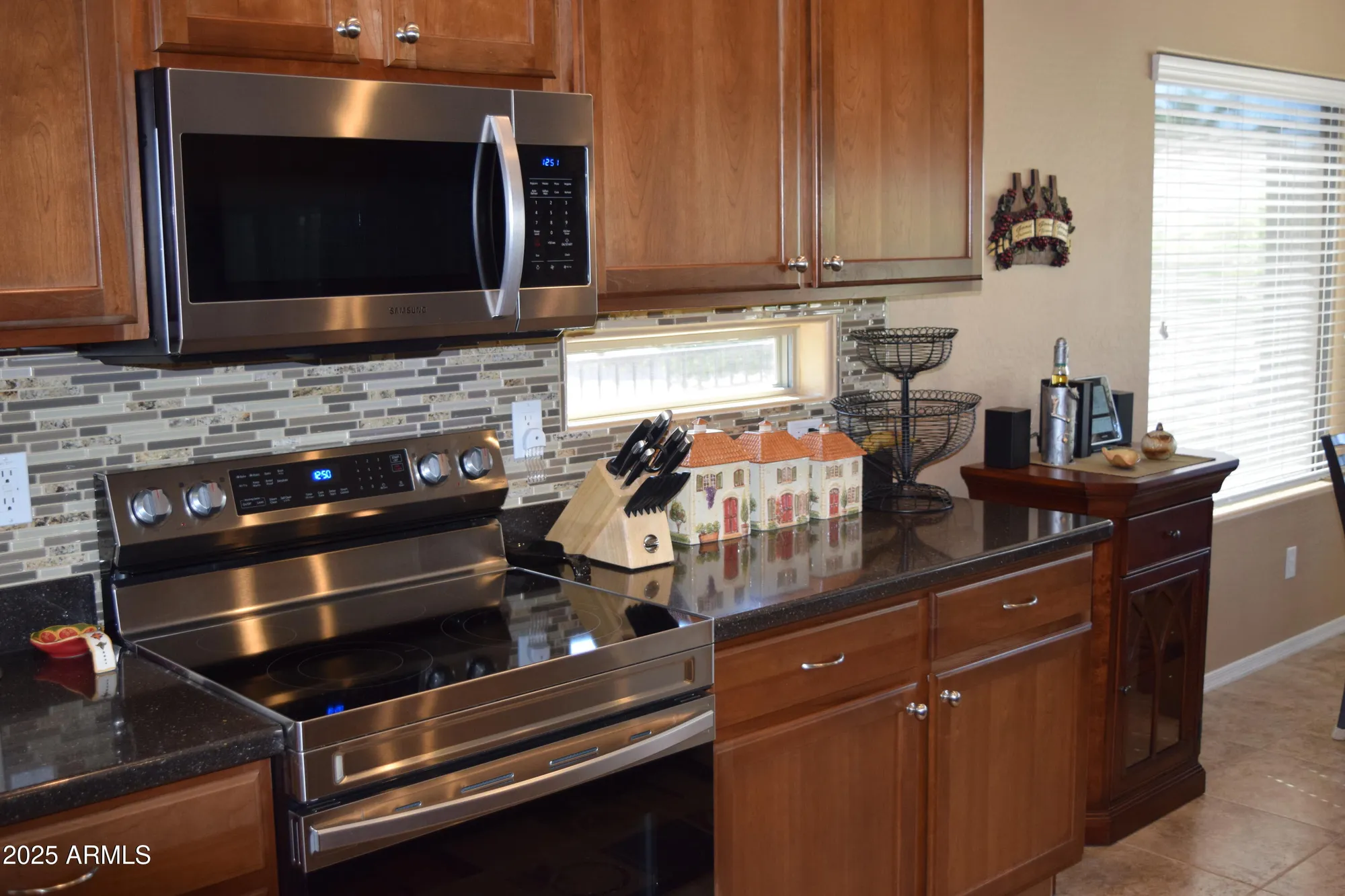 Property Slideshow image 14 of 33 | 131 s verde ln, Casa Grande, AZ, 85194