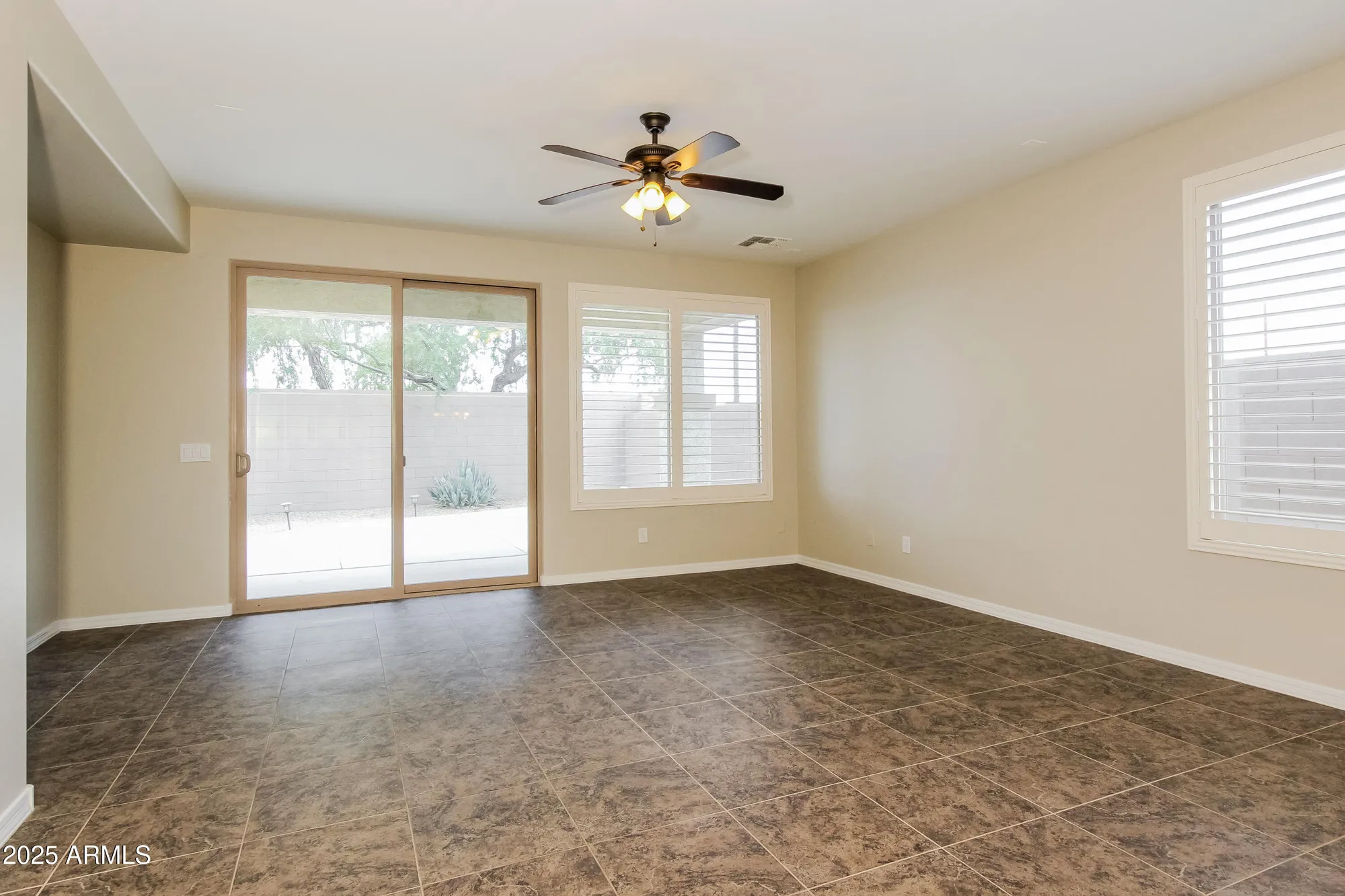 Property Slideshow image 4 of 16 | 718 w twin peaks pkwy, San Tan Valley, AZ, 85143