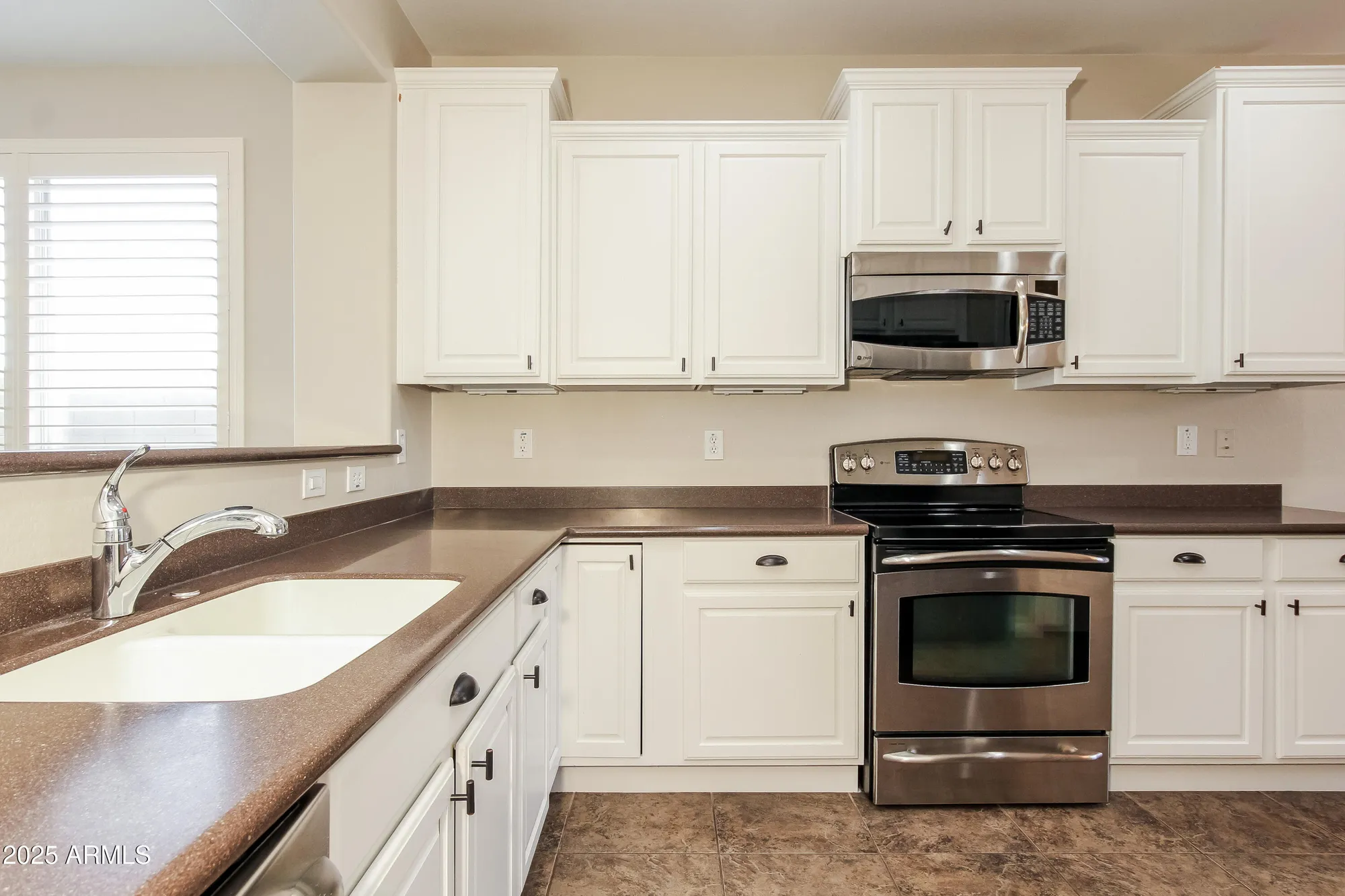 Property Slideshow image 8 of 16 | 718 w twin peaks pkwy, San Tan Valley, AZ, 85143