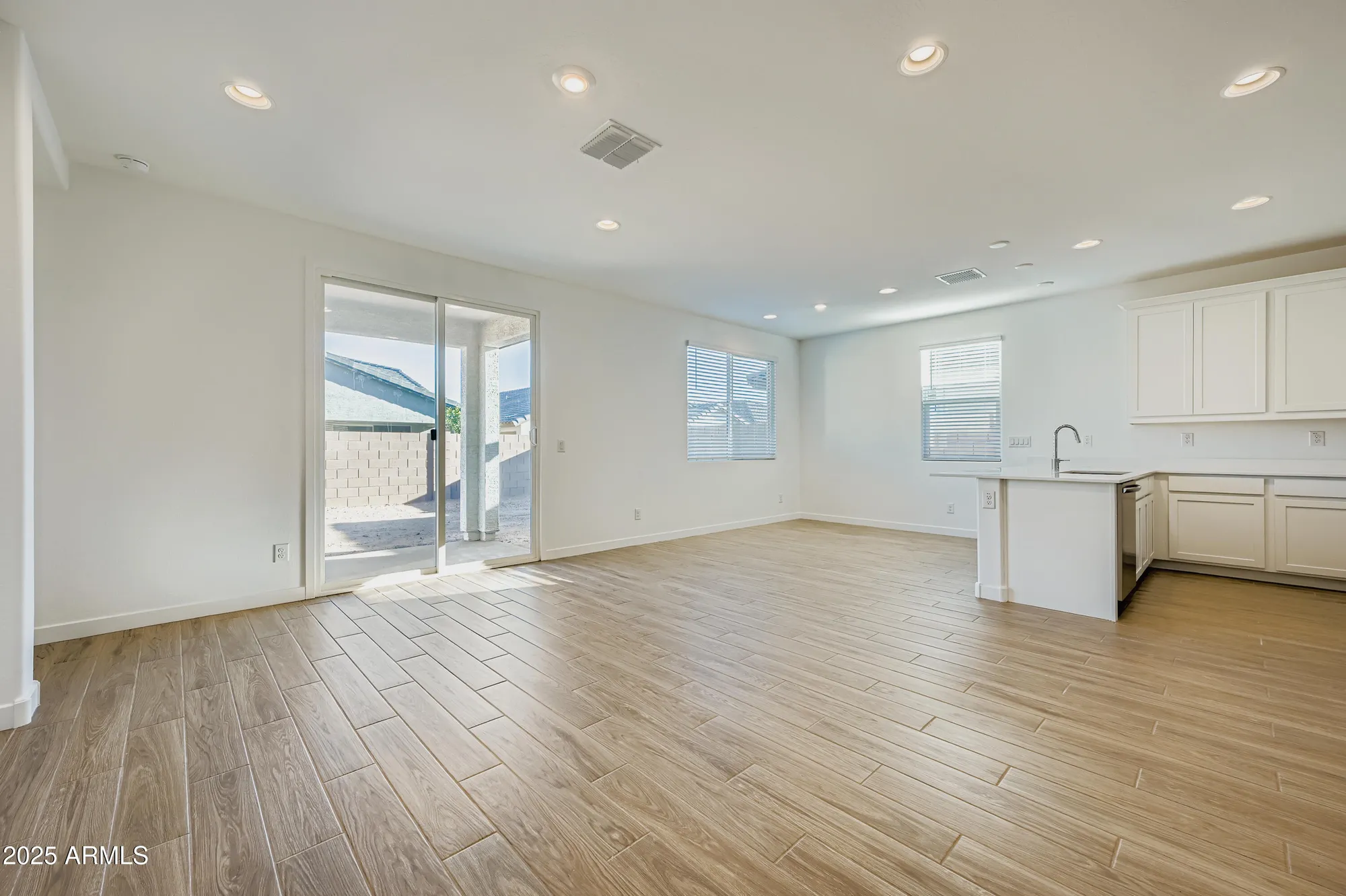 Property Slideshow image 7 of 37 | 25219 n 174th dr, Surprise, AZ, 85387