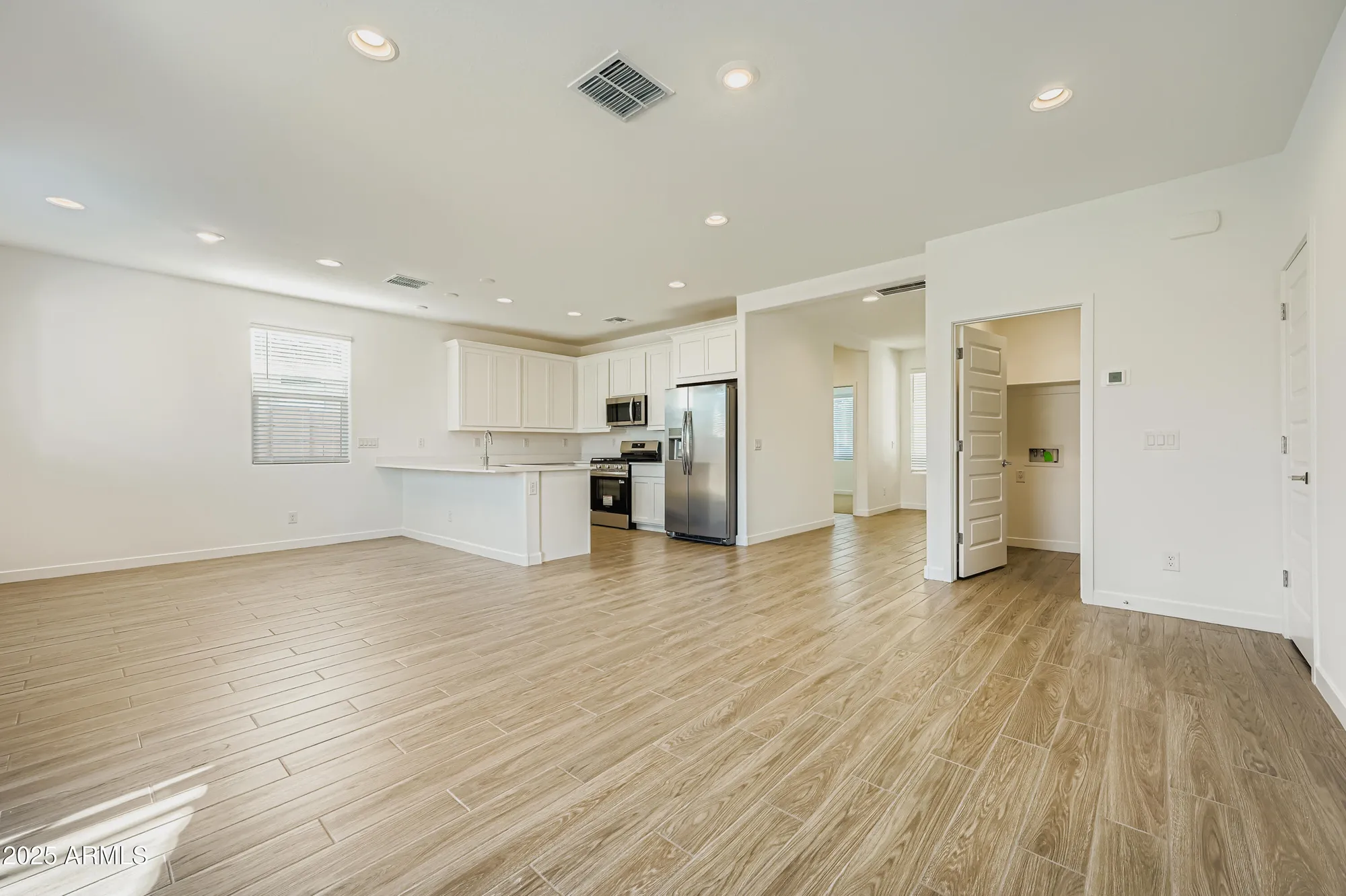 Property Slideshow image 8 of 37 | 25219 n 174th dr, Surprise, AZ, 85387