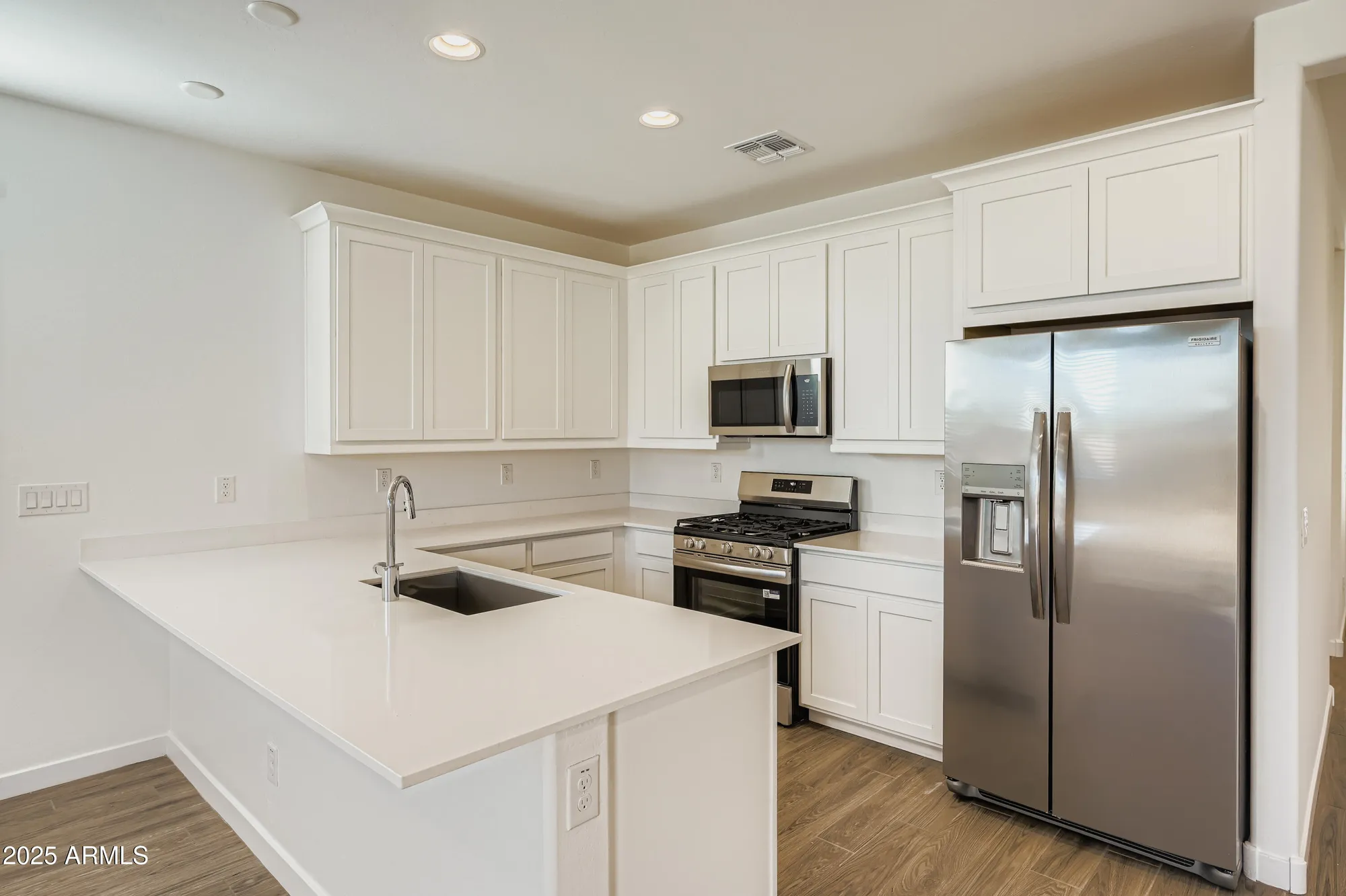 Property Slideshow image 10 of 37 | 25219 n 174th dr, Surprise, AZ, 85387