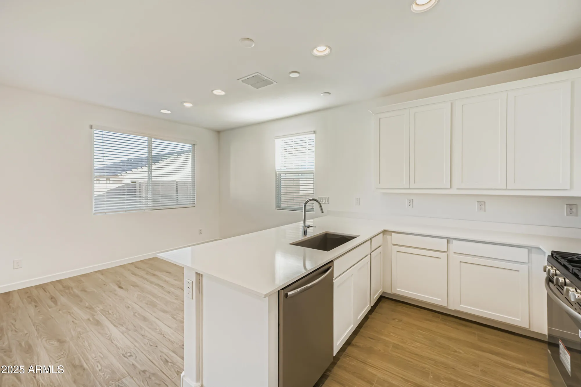 Property Slideshow image 12 of 37 | 25219 n 174th dr, Surprise, AZ, 85387