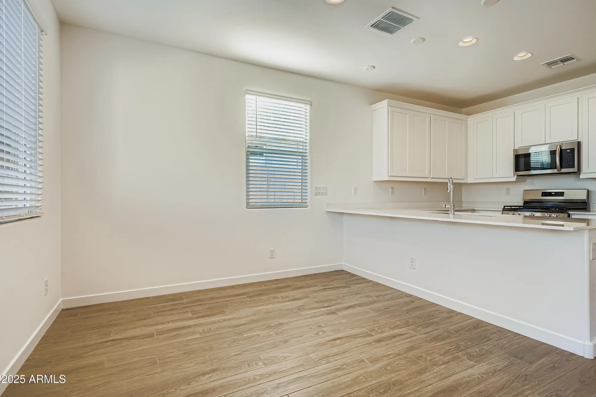 Property Slideshow image 14 of 37 | 25219 n 174th dr, Surprise, AZ, 85387