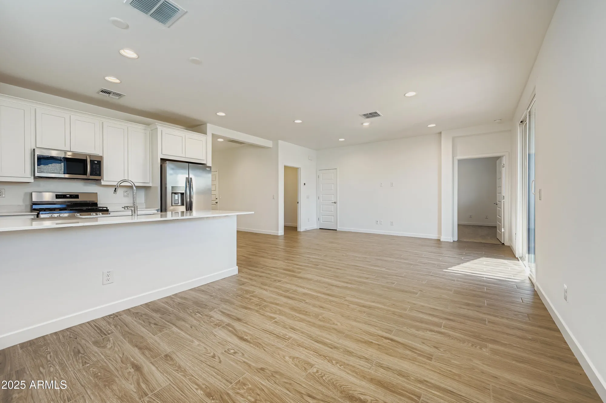 Property Slideshow image 15 of 37 | 25219 n 174th dr, Surprise, AZ, 85387