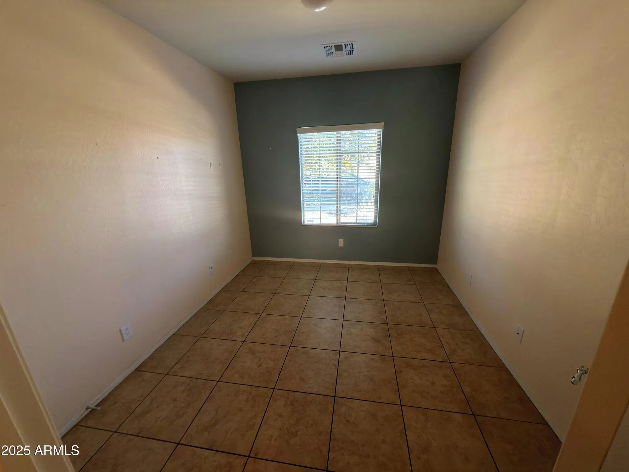 Property Slideshow image 7 of 39 | 26133 w vista north dr, Buckeye, AZ, 85396