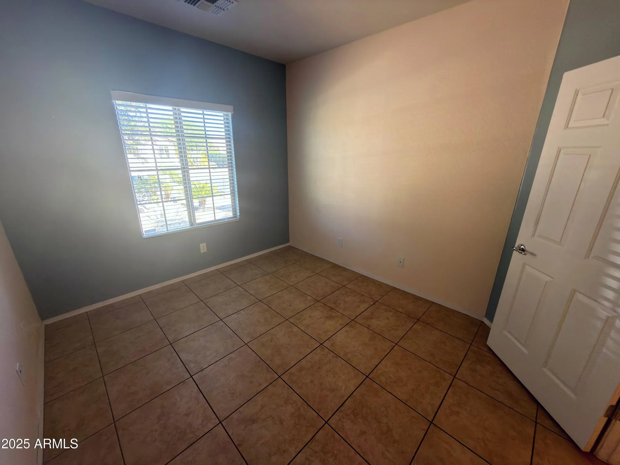 Property Slideshow image 9 of 39 | 26133 w vista north dr, Buckeye, AZ, 85396