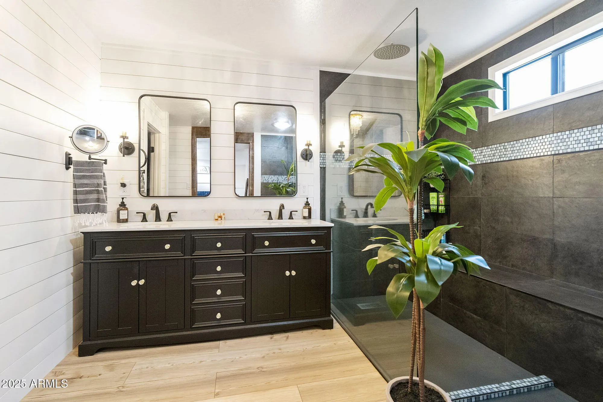 Property Slideshow image 31 of 77 | 1102 s park view cir, Mesa, AZ, 85208