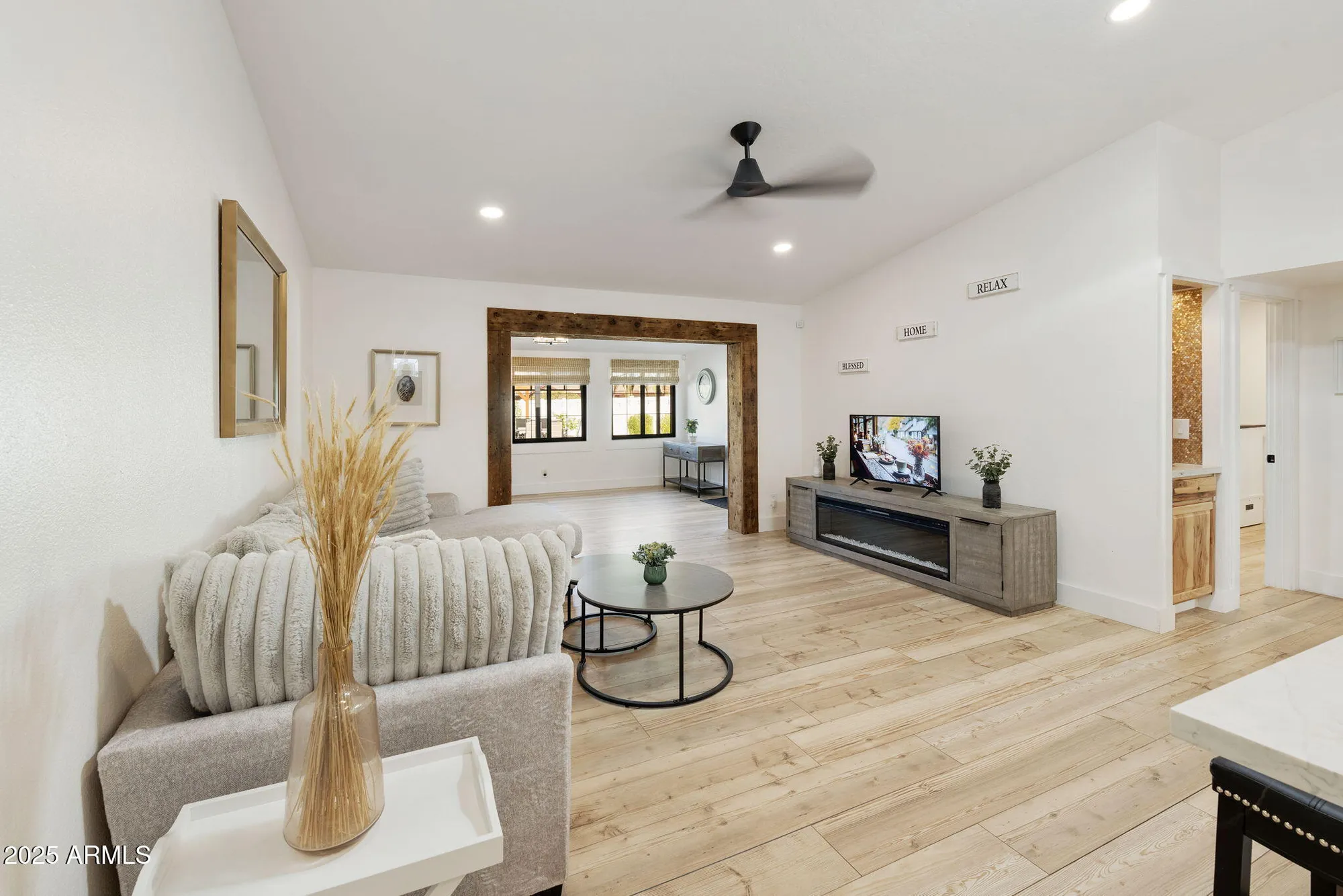 Property Slideshow image 23 of 77 | 1102 s park view cir, Mesa, AZ, 85208