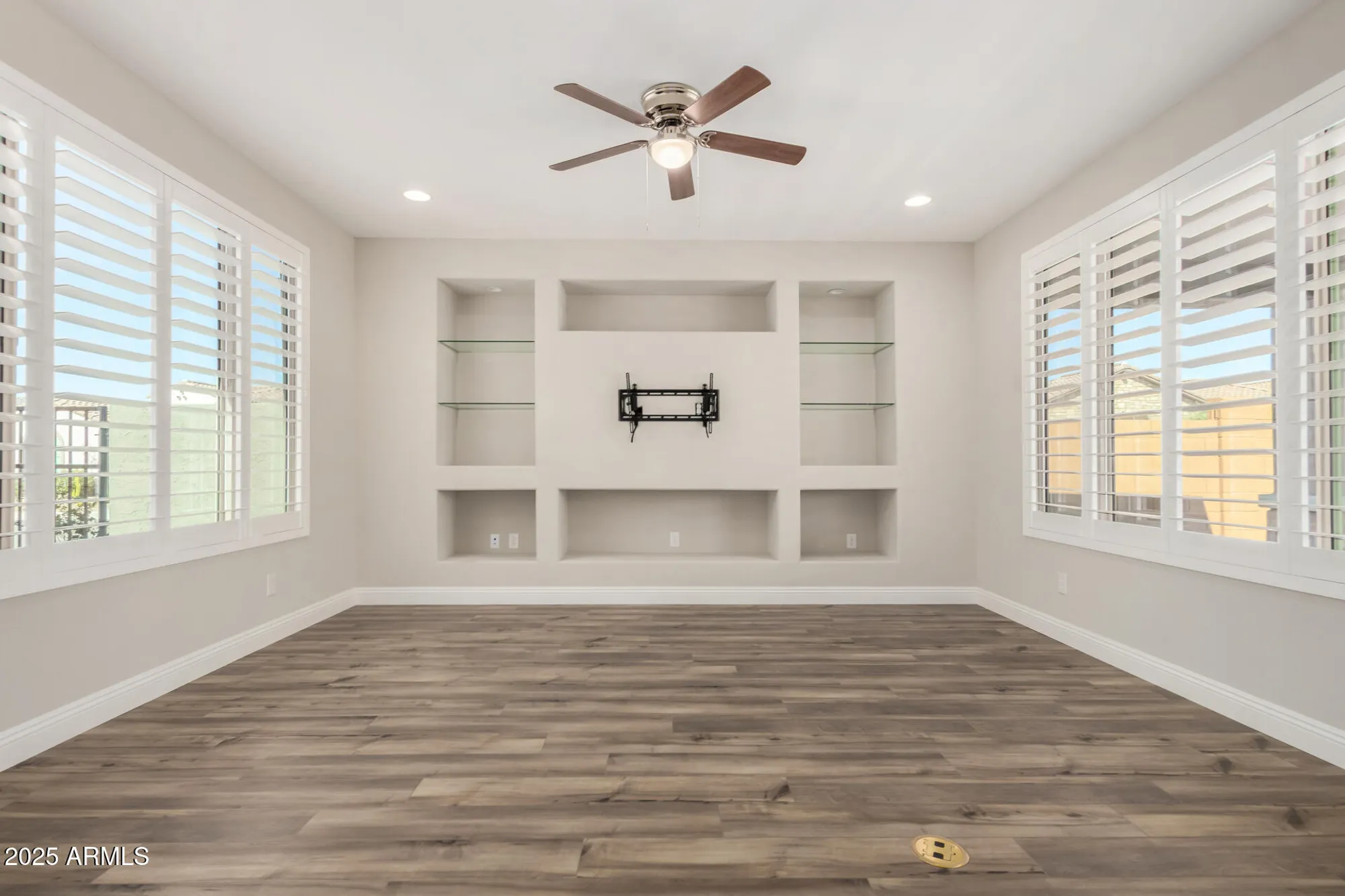 Property Slideshow image 8 of 51 | 19239 n 270th ave, Buckeye, AZ, 85396