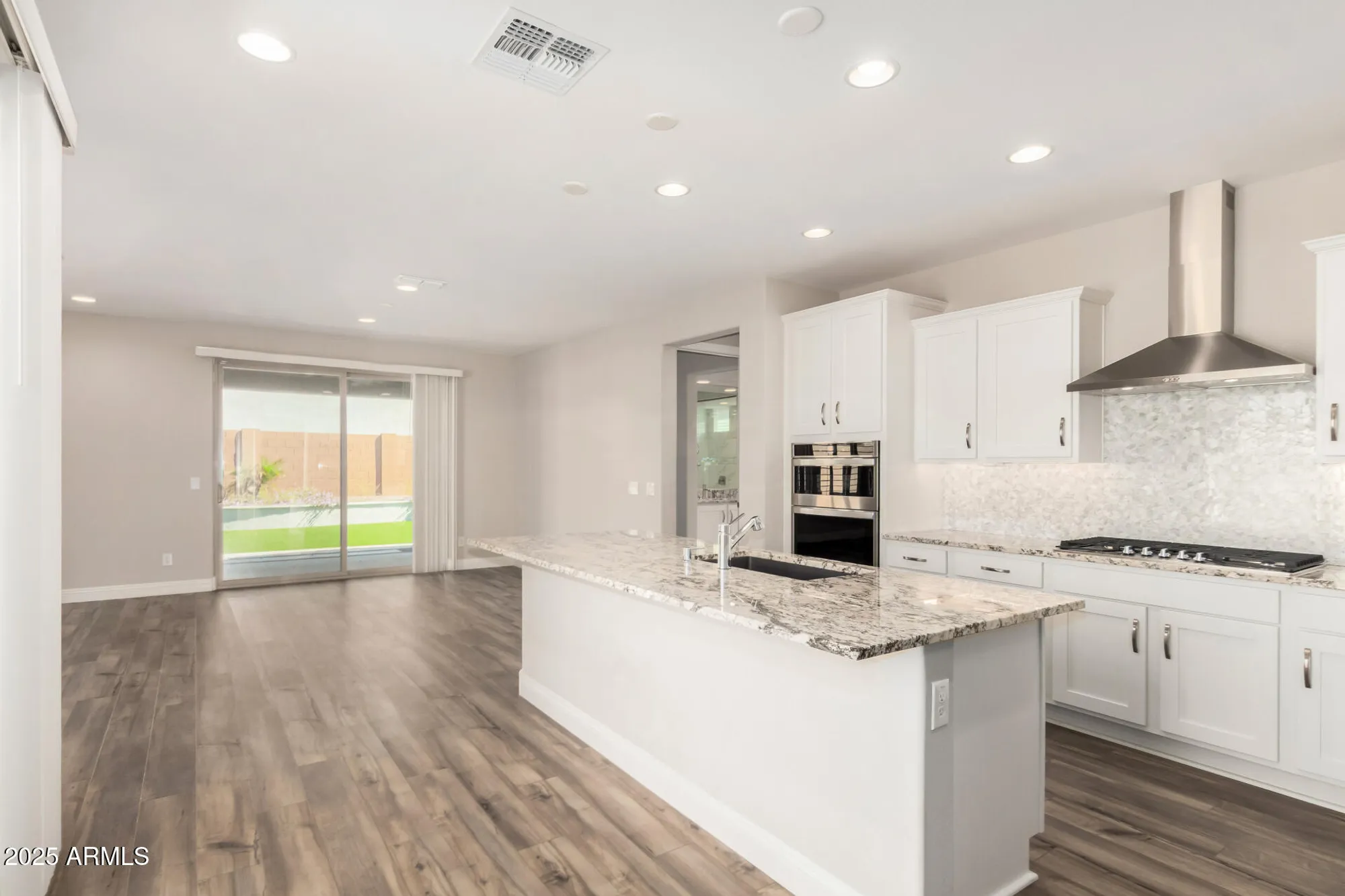 Property Slideshow image 10 of 51 | 19239 n 270th ave, Buckeye, AZ, 85396