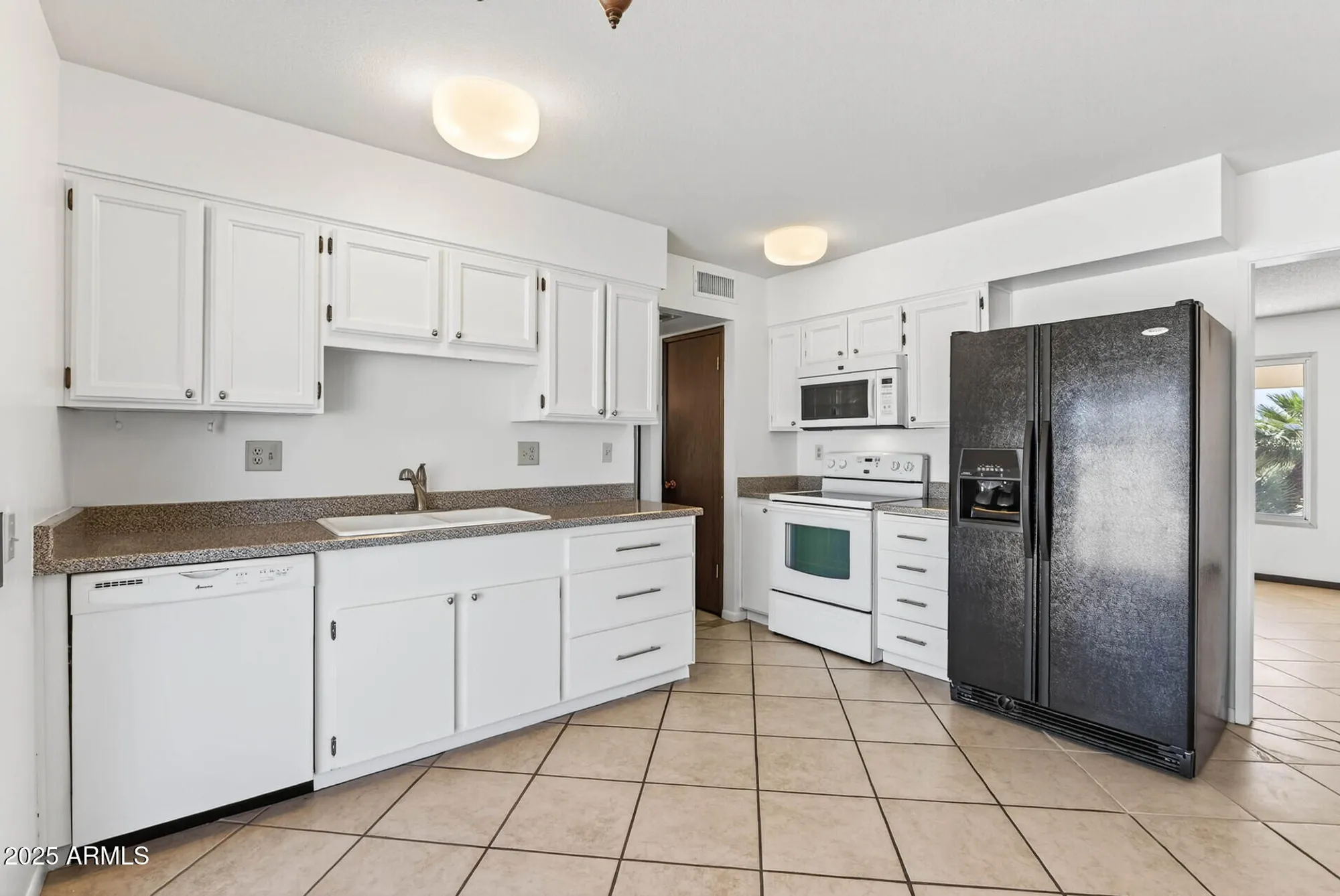 Property Slideshow image 10 of 38 | 9716 w desert hills dr, Sun City, AZ, 85351