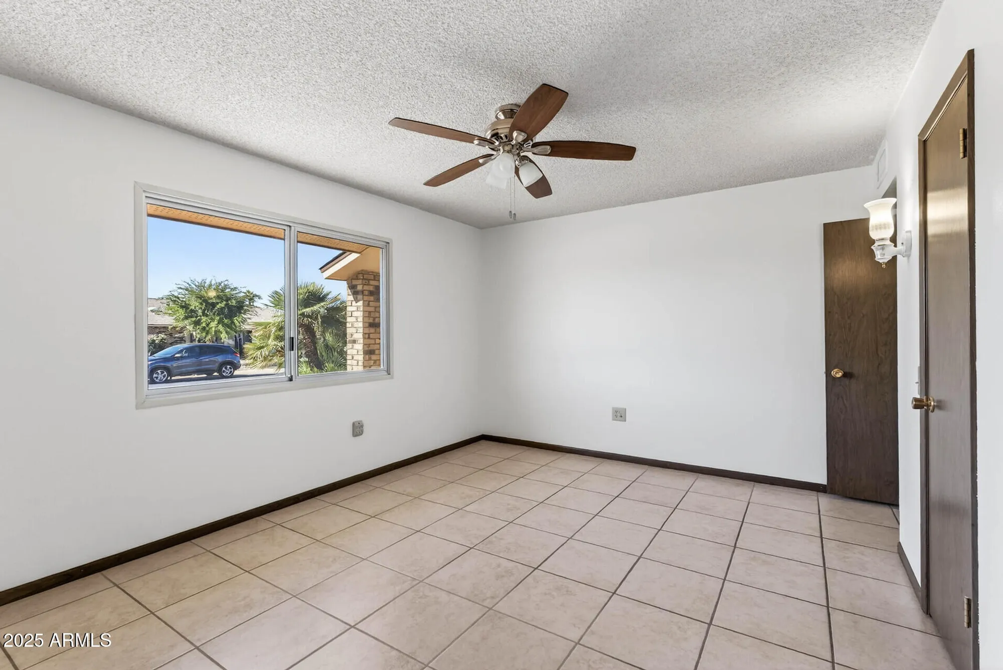 Property Slideshow image 19 of 38 | 9716 w desert hills dr, Sun City, AZ, 85351