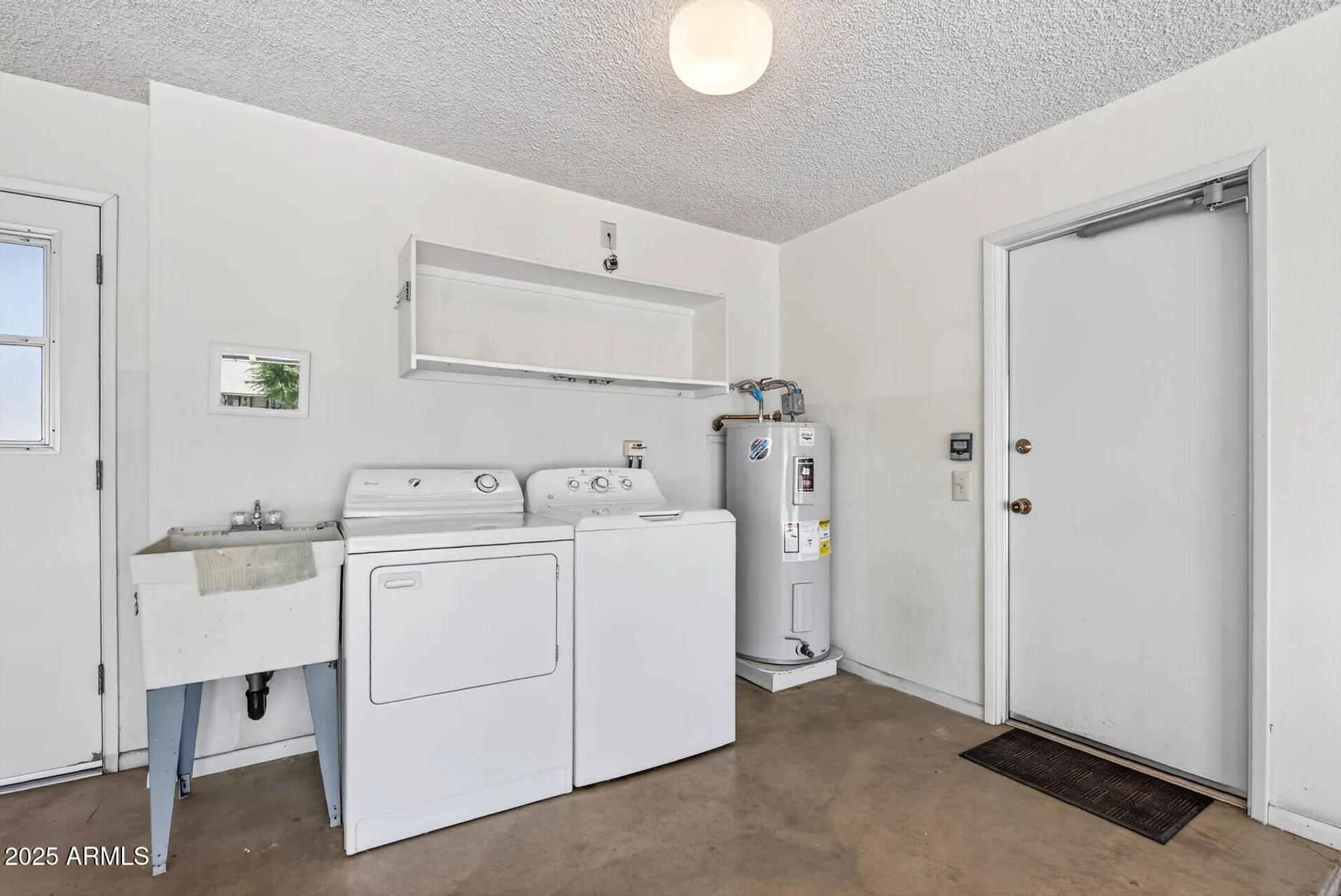 Property Slideshow image 26 of 38 | 9716 w desert hills dr, Sun City, AZ, 85351