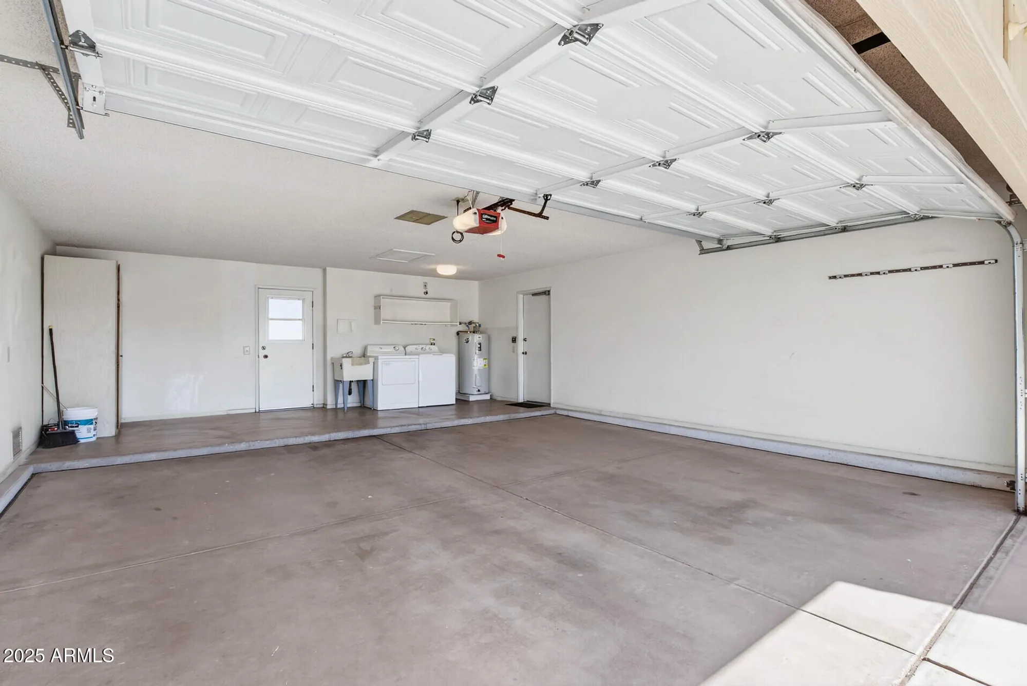 Property Slideshow image 28 of 38 | 9716 w desert hills dr, Sun City, AZ, 85351