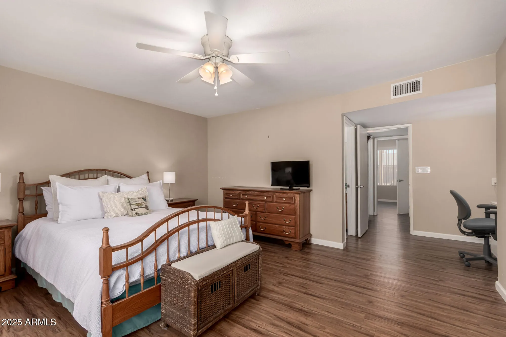 Property Slideshow image 10 of 23 | 11830 s paiute st, Phoenix, AZ, 85044