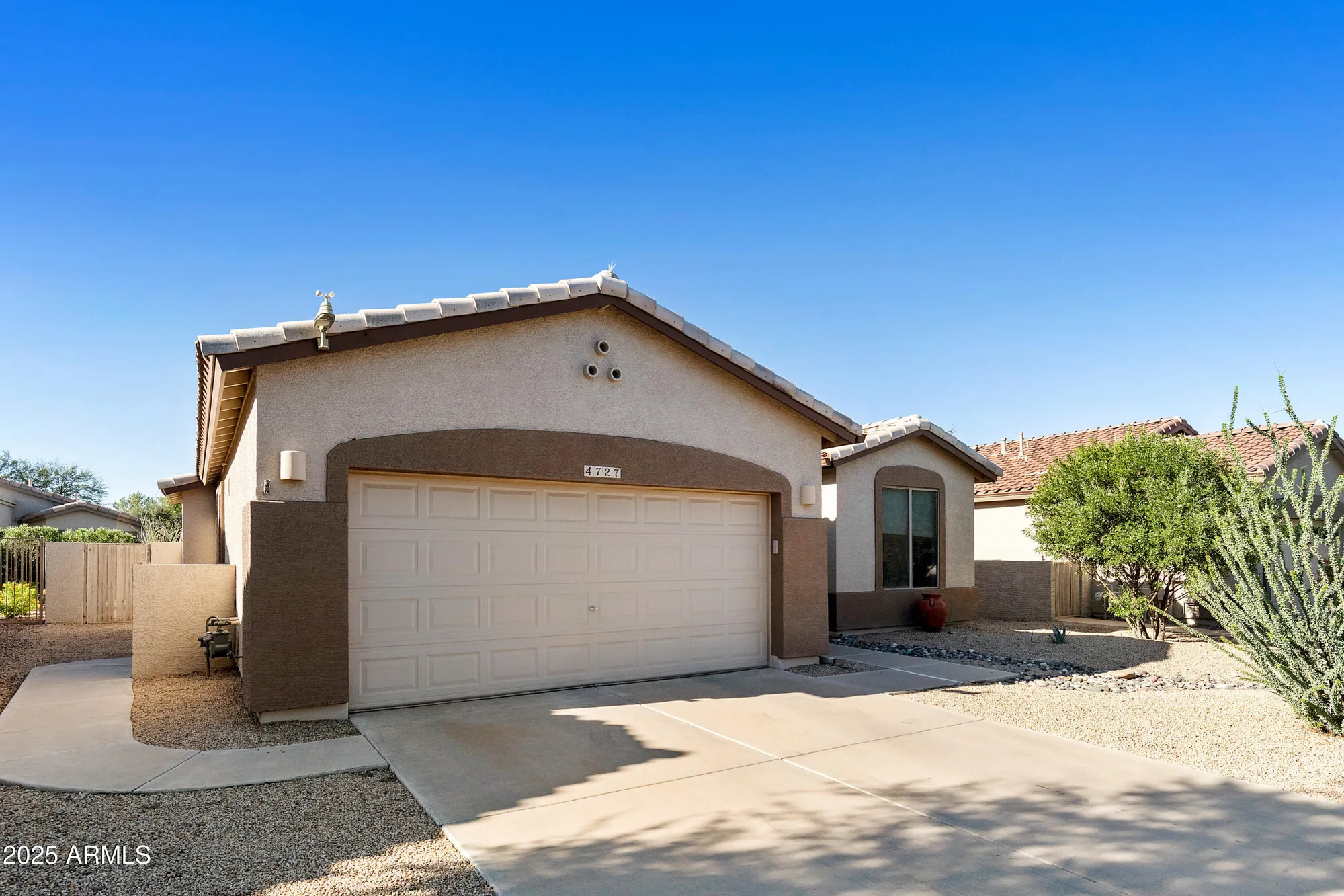 Property Slideshow image 1 of 46 | 4727 e azalea dr, Gilbert, AZ, 85298
