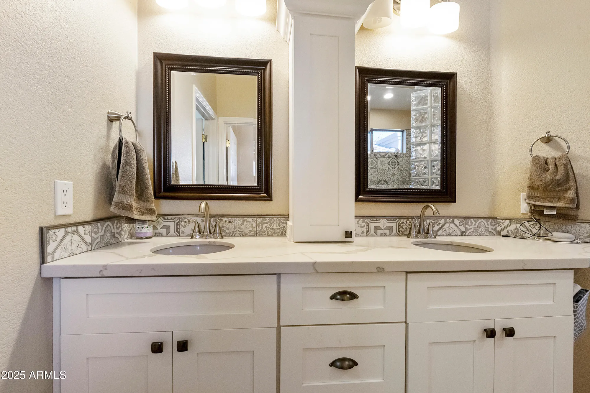 Property Slideshow image 17 of 46 | 4727 e azalea dr, Gilbert, AZ, 85298