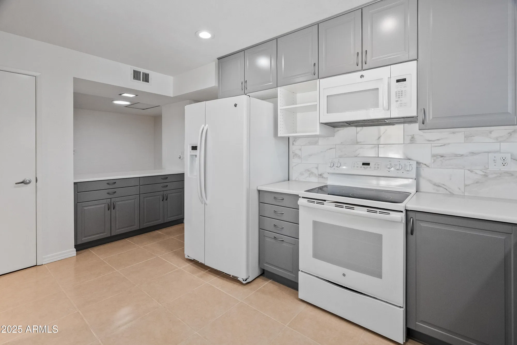 Property Slideshow image 13 of 37 | 10926 w abbott ave, Sun City, AZ, 85351