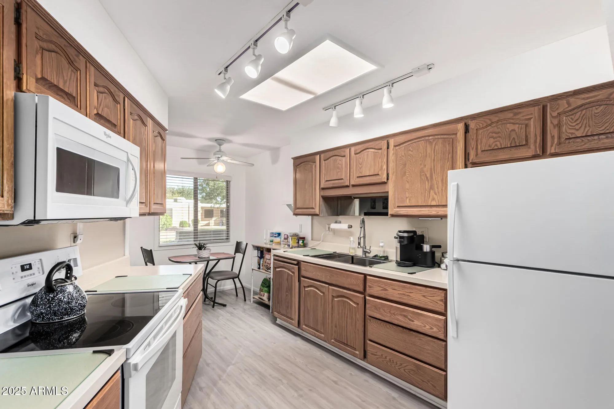 Property Slideshow image 14 of 30 | 10973 w coggins dr, Sun City, AZ, 85351