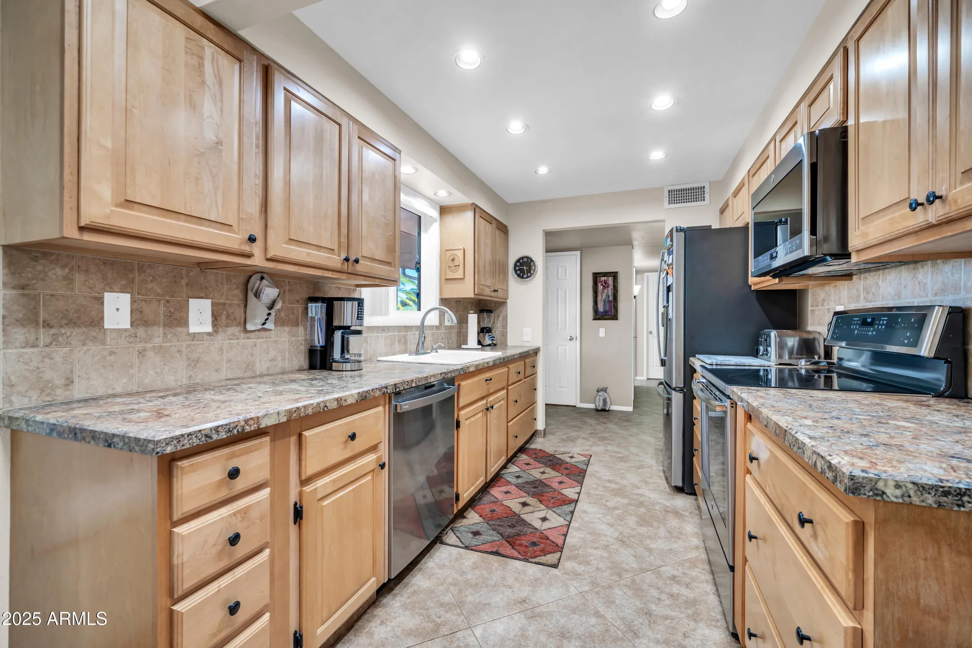 Property Slideshow image 13 of 45 | 10621 w garnette dr, Sun City, AZ, 85373