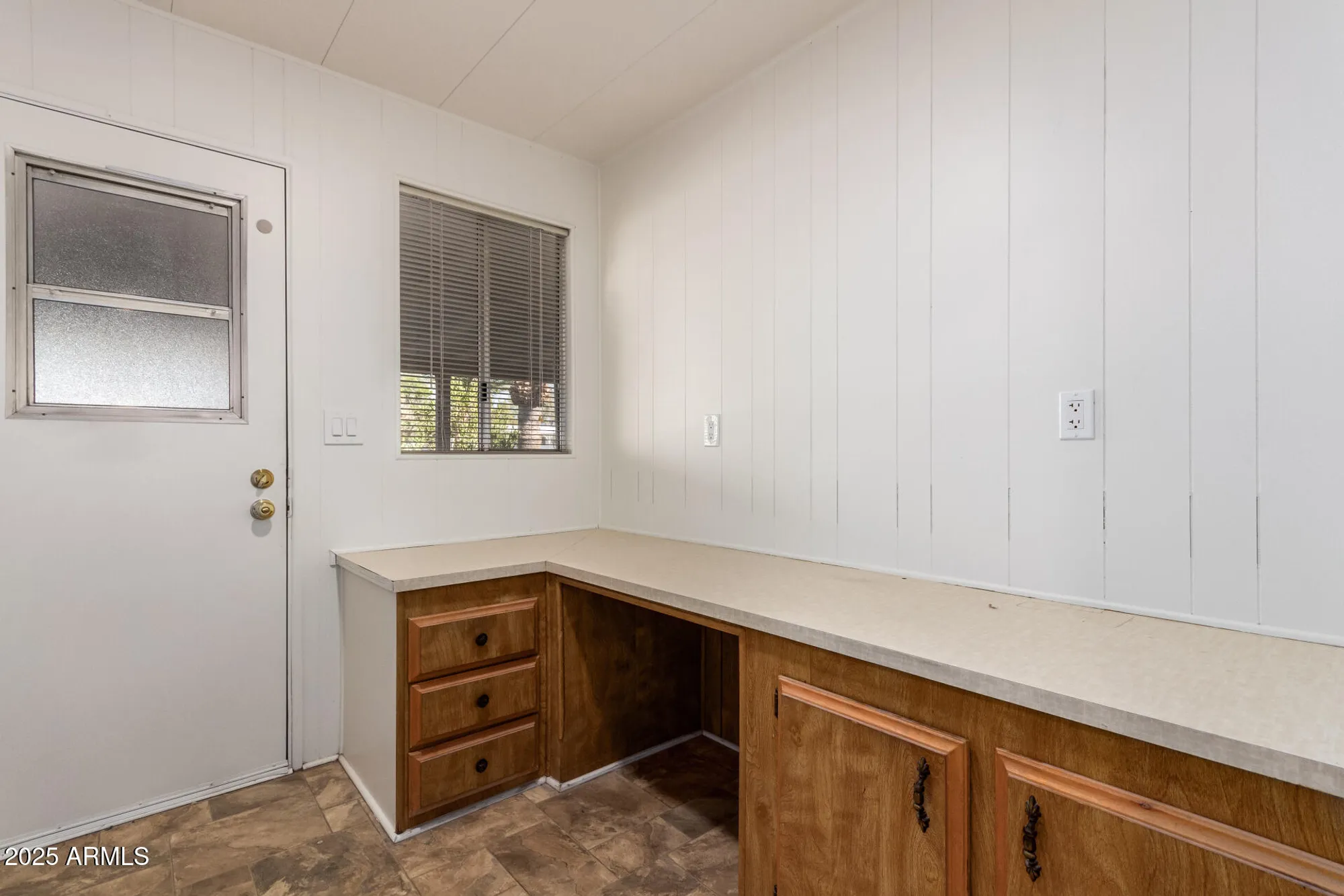 Property Slideshow image 17 of 25 | 430 s 81st pl, Mesa, AZ, 85208