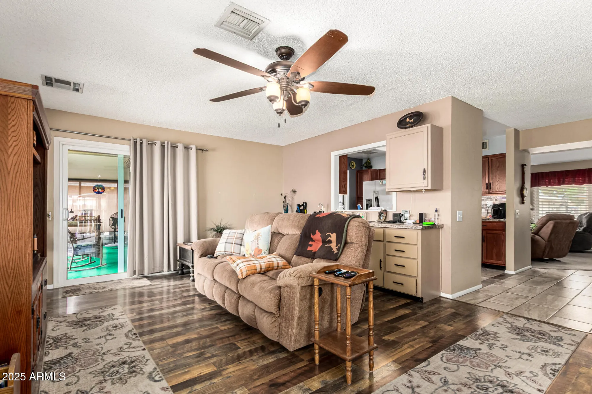 Property Slideshow image 9 of 35 | 9517 w indian hills dr, Sun City, AZ, 85351