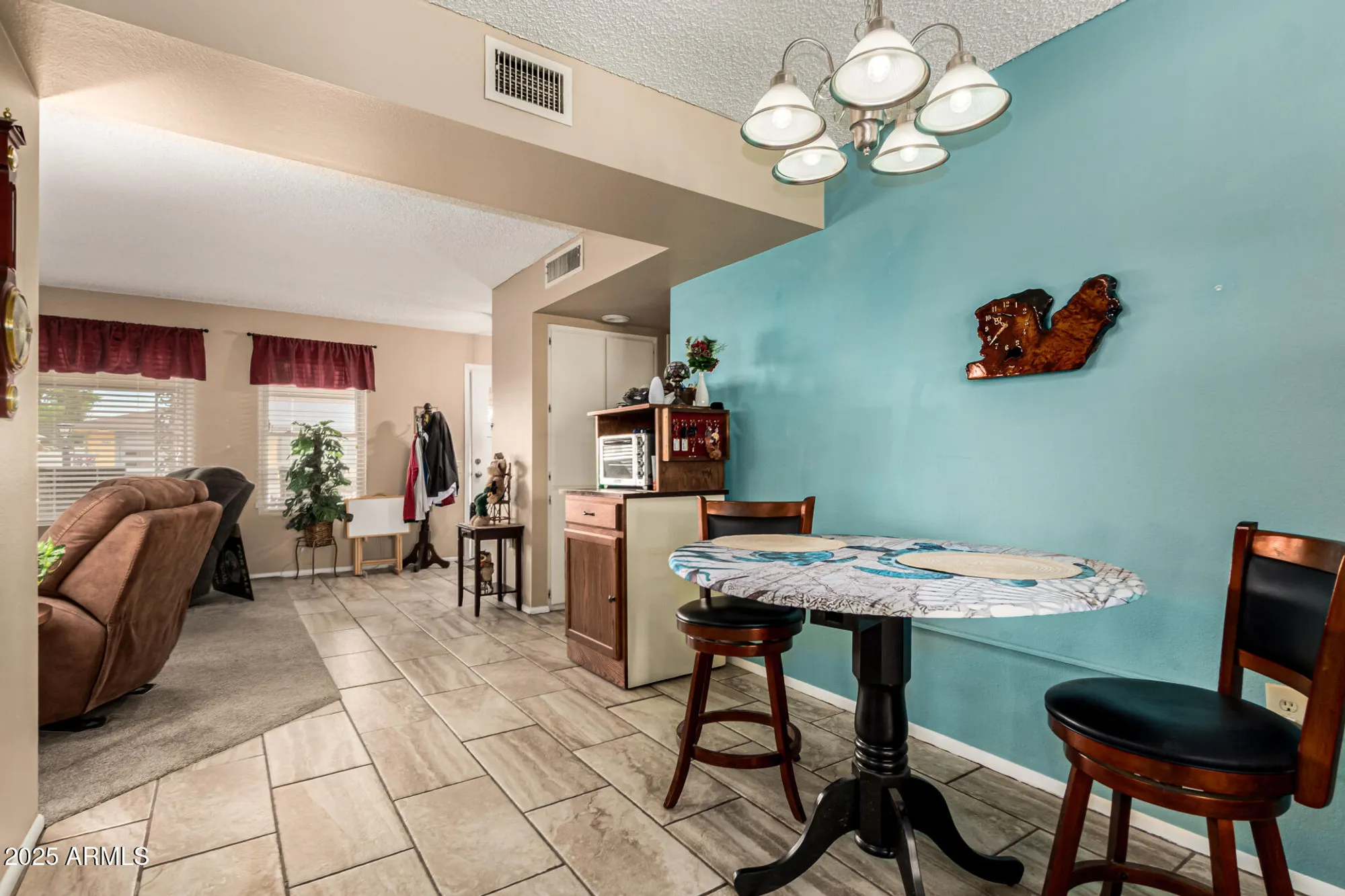 Property Slideshow image 13 of 35 | 9517 w indian hills dr, Sun City, AZ, 85351