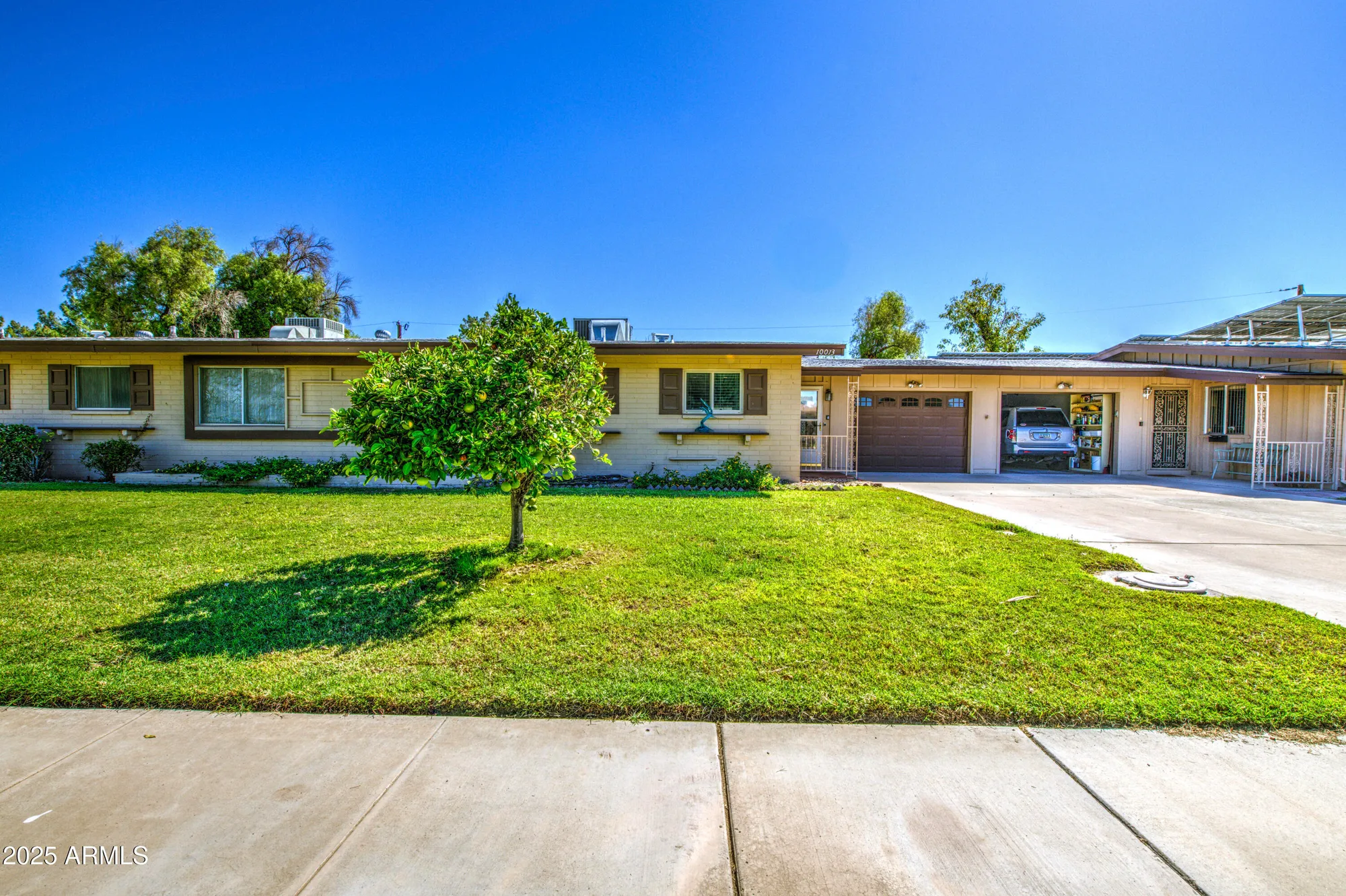 Property Slideshow image 4 of 31 | 10013 w lakeview cir, Sun City, AZ, 85351