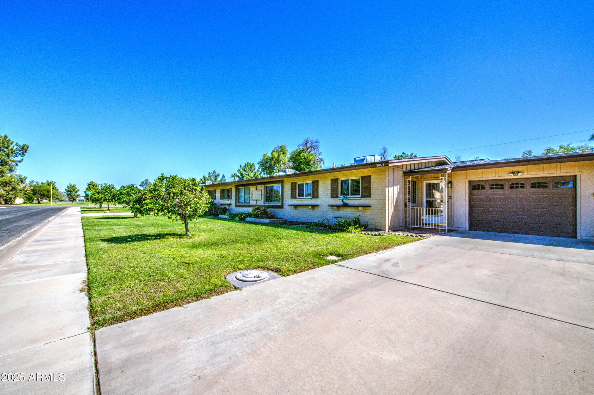 Property Slideshow image 3 of 31 | 10013 w lakeview cir, Sun City, AZ, 85351