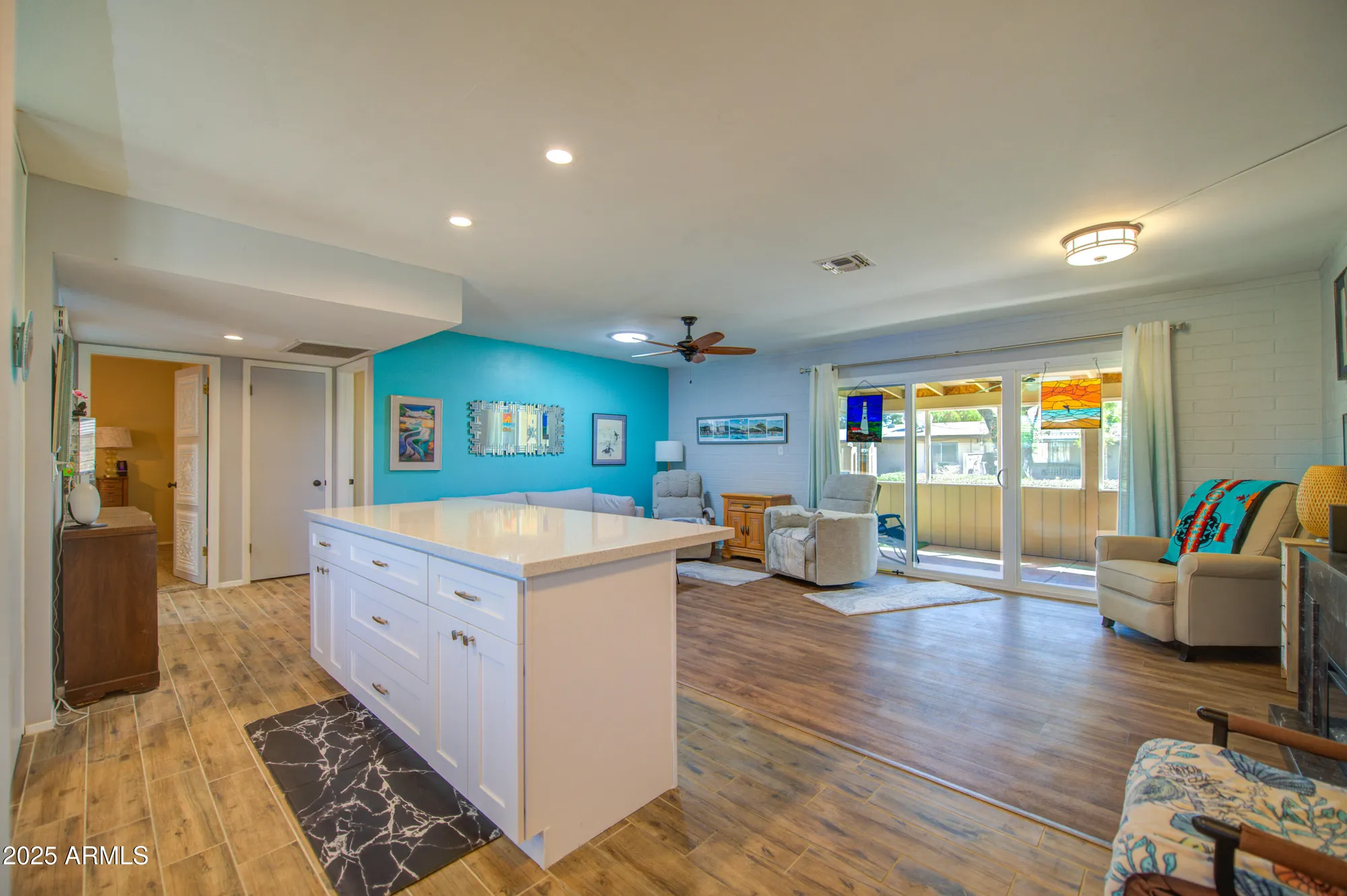 Property Slideshow image 6 of 31 | 10013 w lakeview cir, Sun City, AZ, 85351