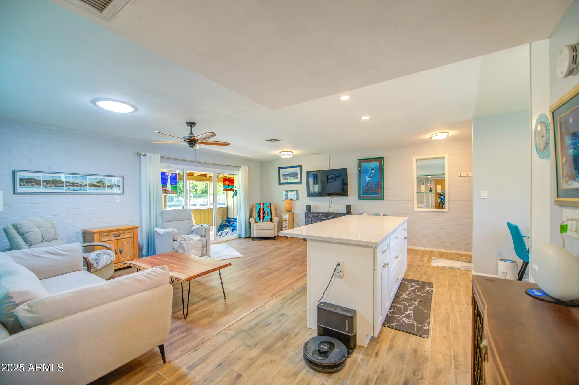 Property Slideshow image 8 of 31 | 10013 w lakeview cir, Sun City, AZ, 85351