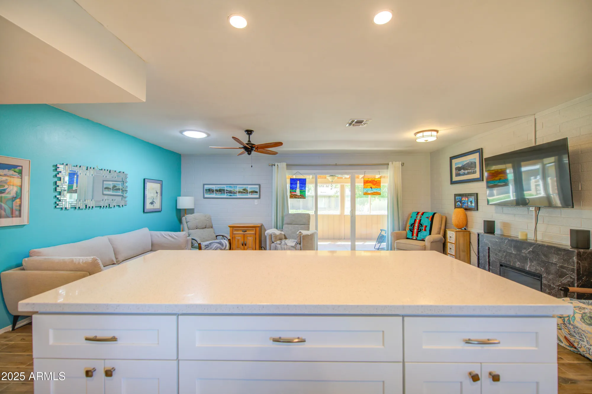 Property Slideshow image 7 of 31 | 10013 w lakeview cir, Sun City, AZ, 85351