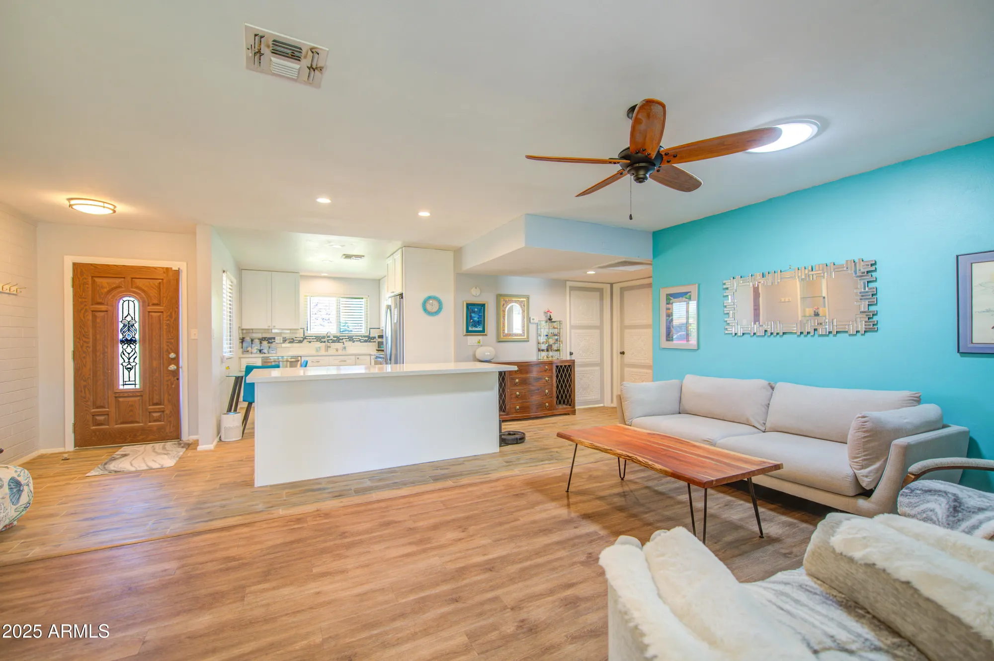 Property Slideshow image 10 of 31 | 10013 w lakeview cir, Sun City, AZ, 85351