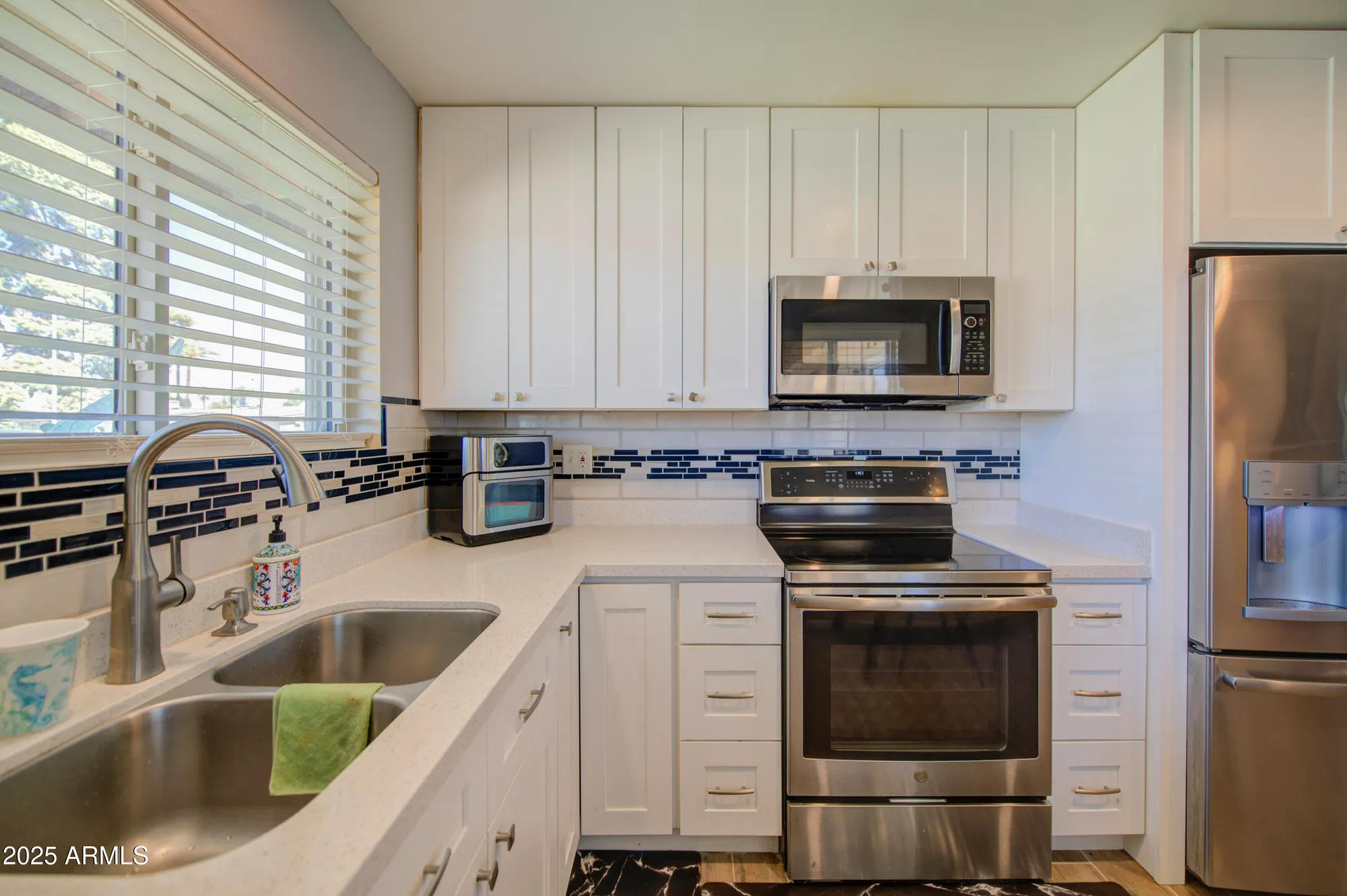 Property Slideshow image 13 of 31 | 10013 w lakeview cir, Sun City, AZ, 85351