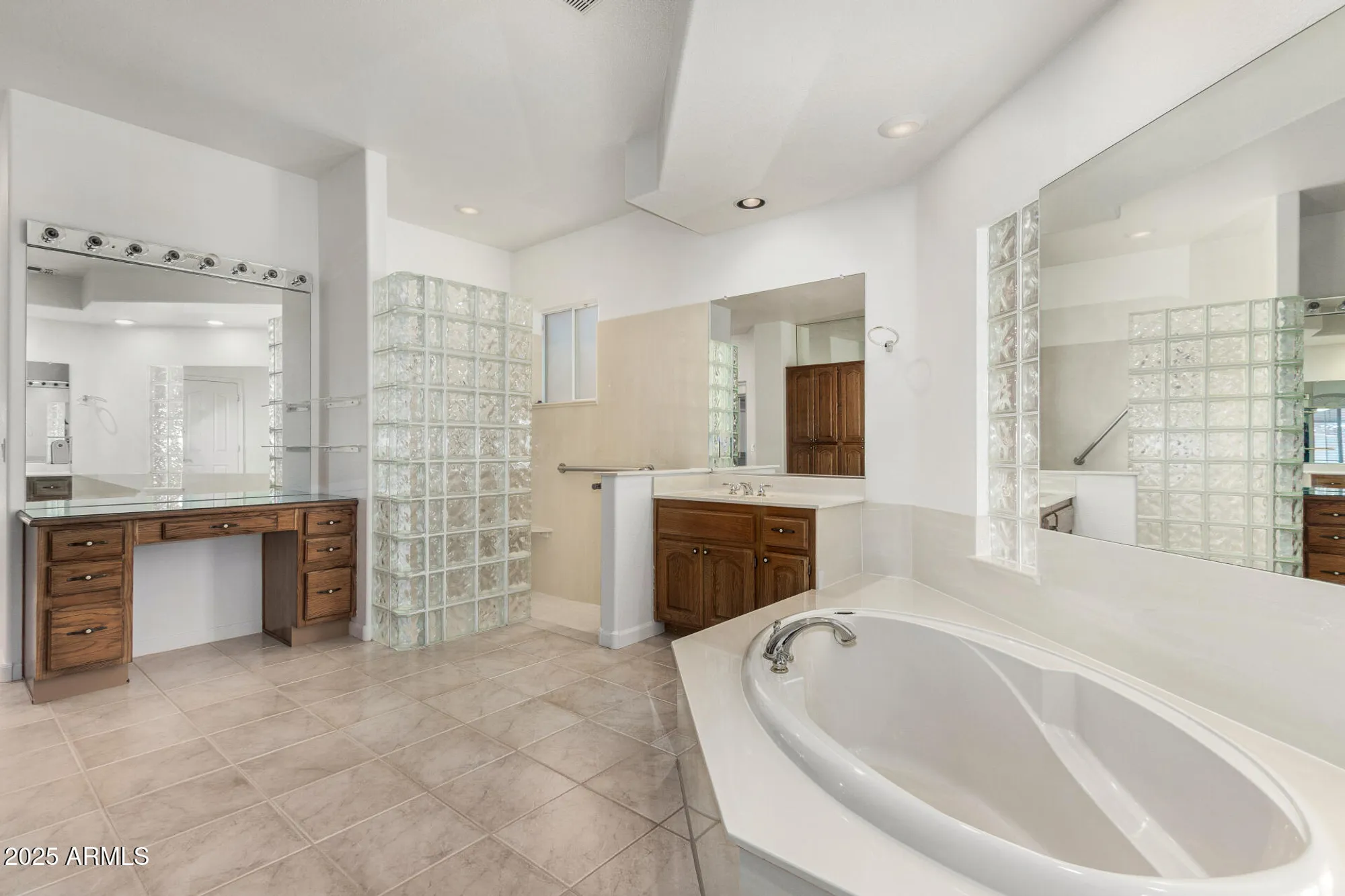 Property Slideshow image 33 of 68 | 9011 e emerald dr, Sun Lakes, AZ, 85248