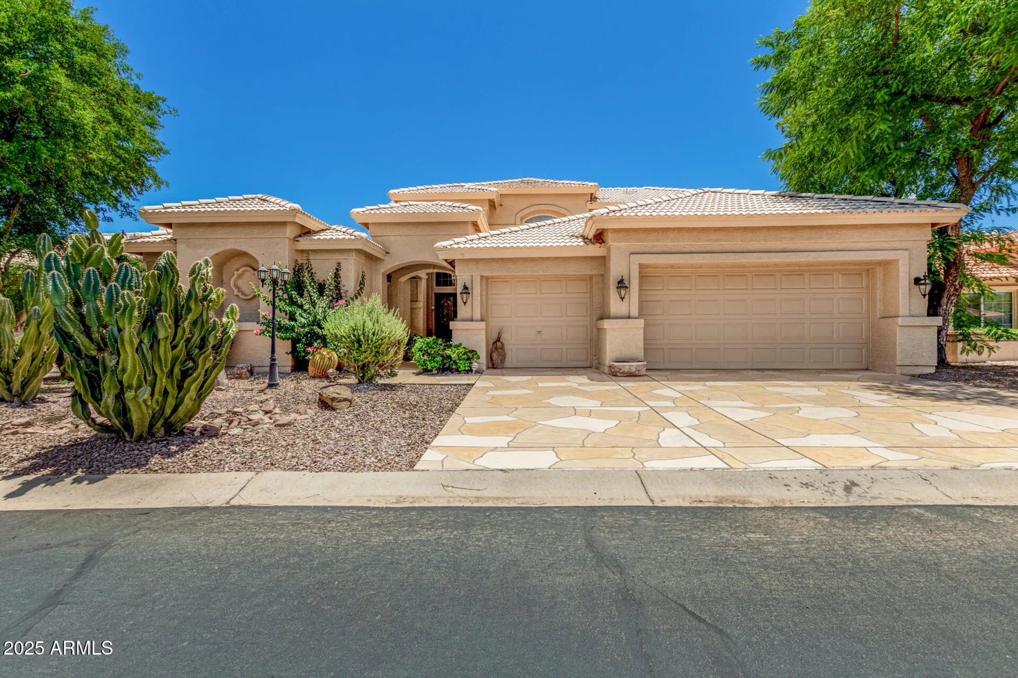Property Slideshow image 1 of 68 | 9011 e emerald dr, Sun Lakes, AZ, 85248