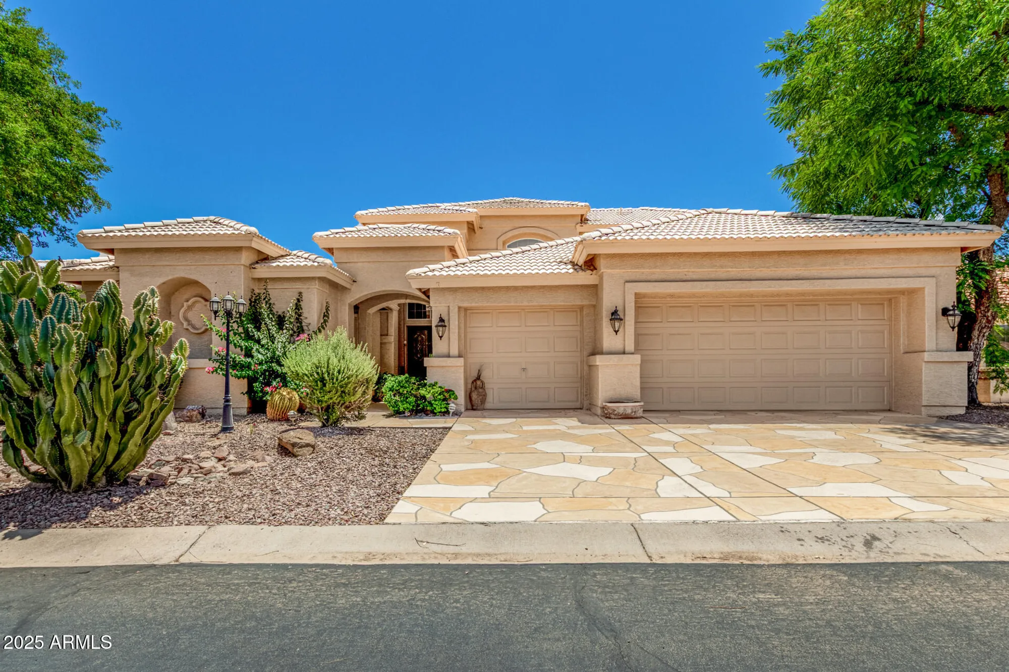 Property Slideshow image 2 of 68 | 9011 e emerald dr, Sun Lakes, AZ, 85248