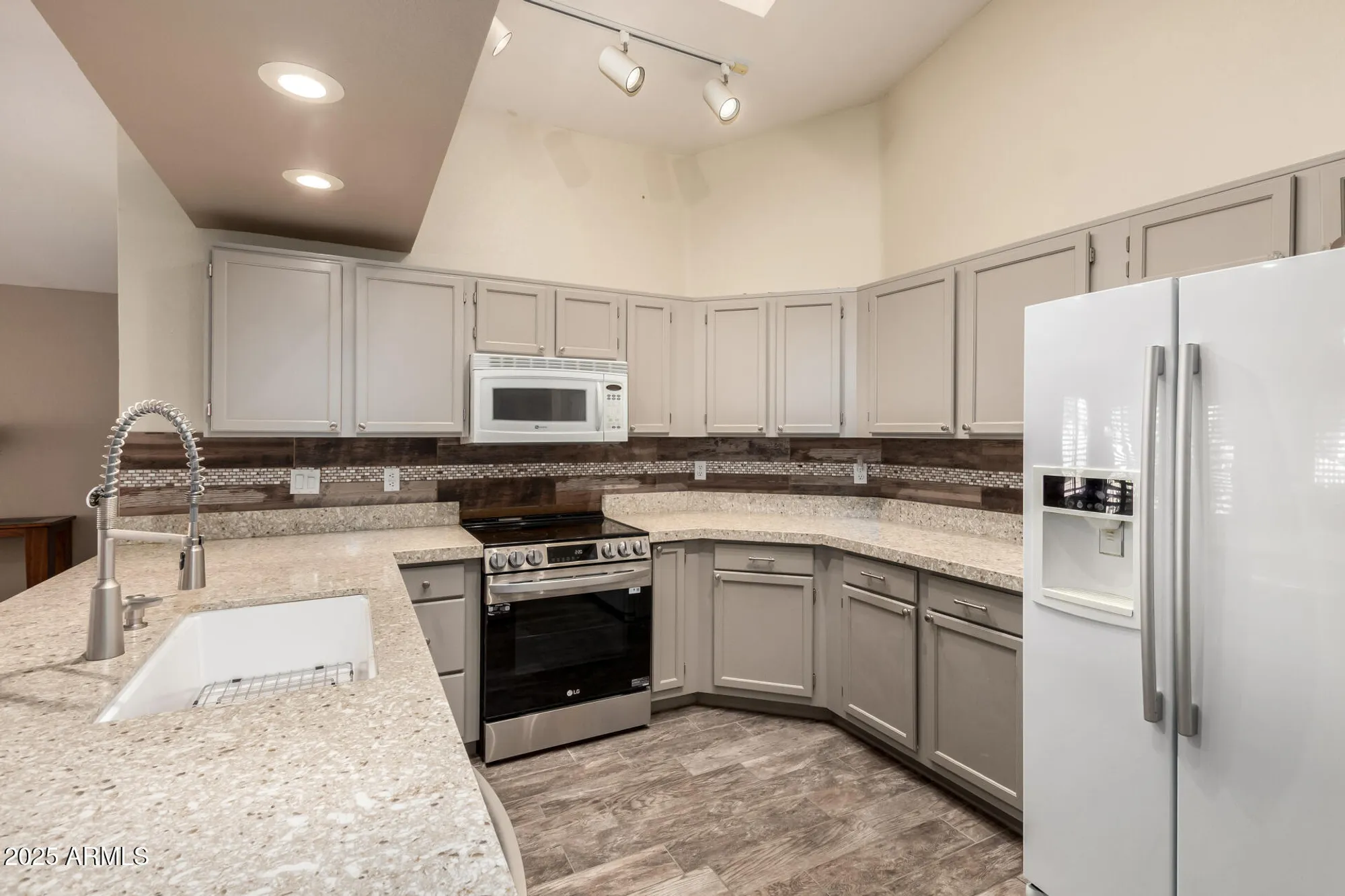 Property Slideshow image 12 of 30 | 14476 w buffalo trl, Surprise, AZ, 85374