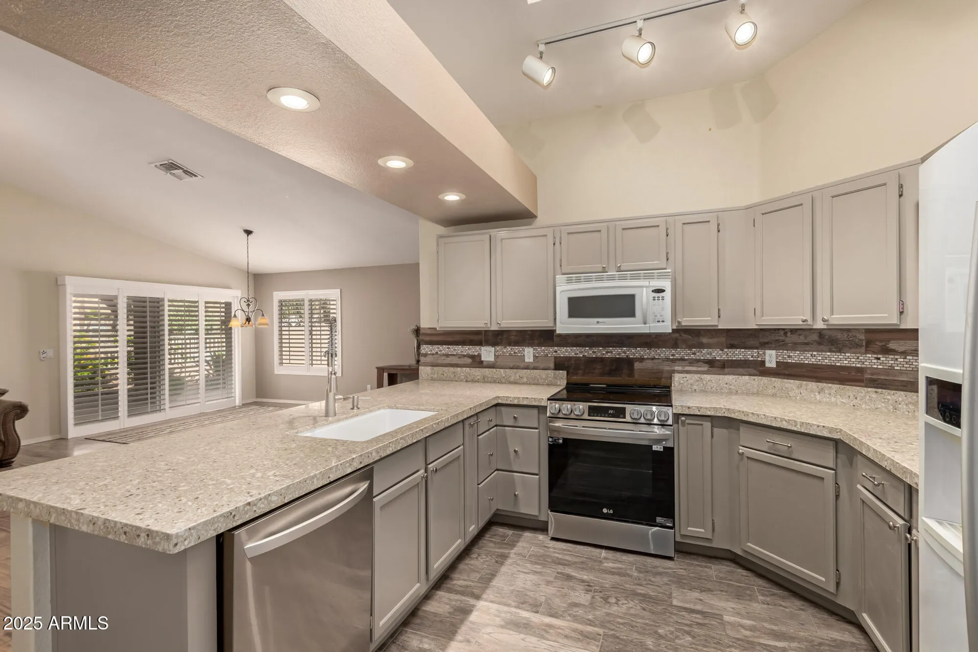 Property Slideshow image 14 of 30 | 14476 w buffalo trl, Surprise, AZ, 85374