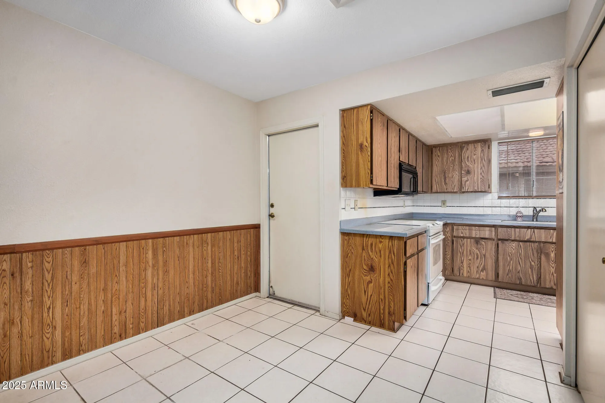 Property Slideshow image 13 of 56 | 10549 e elmhurst dr, Sun Lakes, AZ, 85248