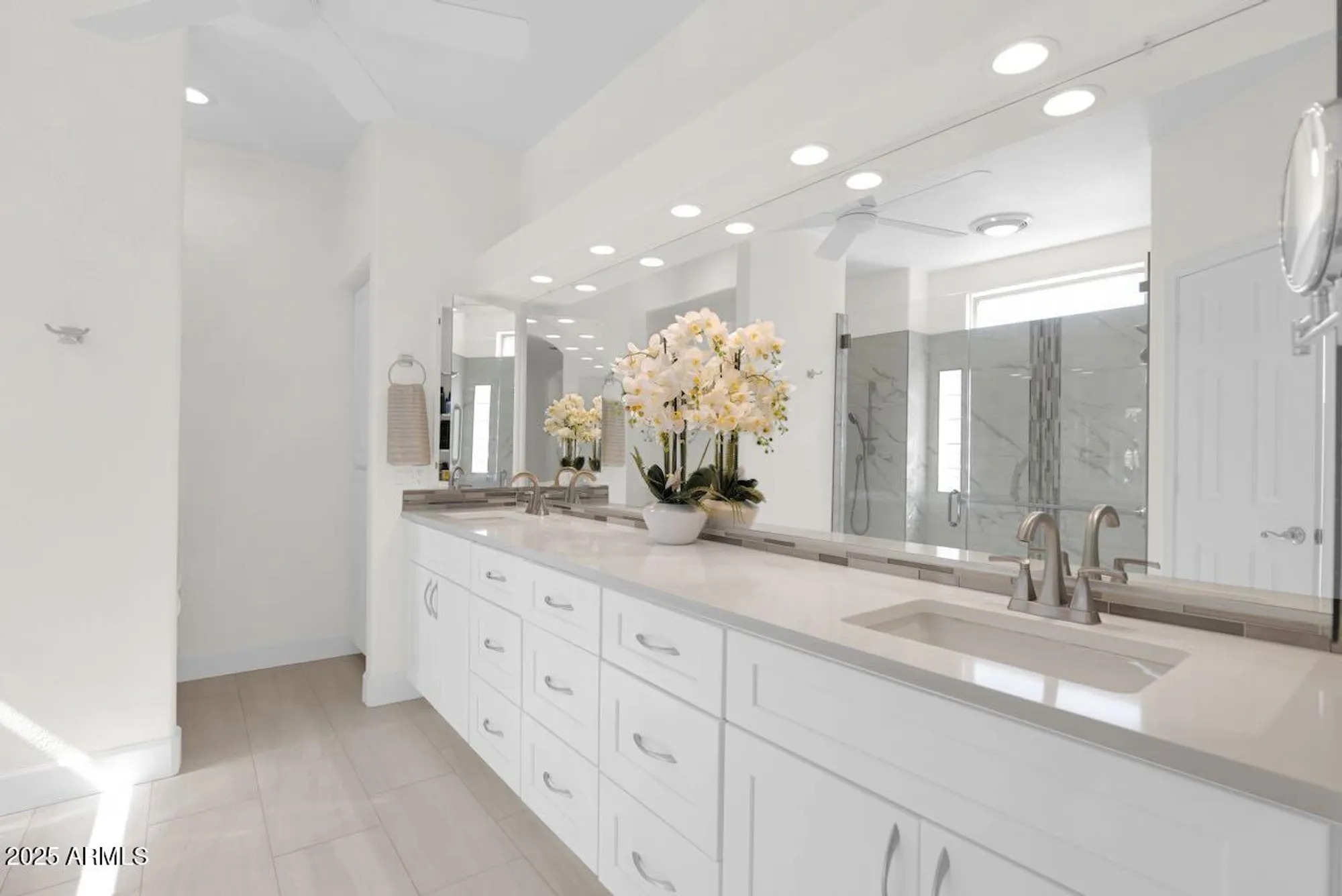 Property Slideshow image 25 of 61 | 24703 s desert dr, Sun Lakes, AZ, 85248