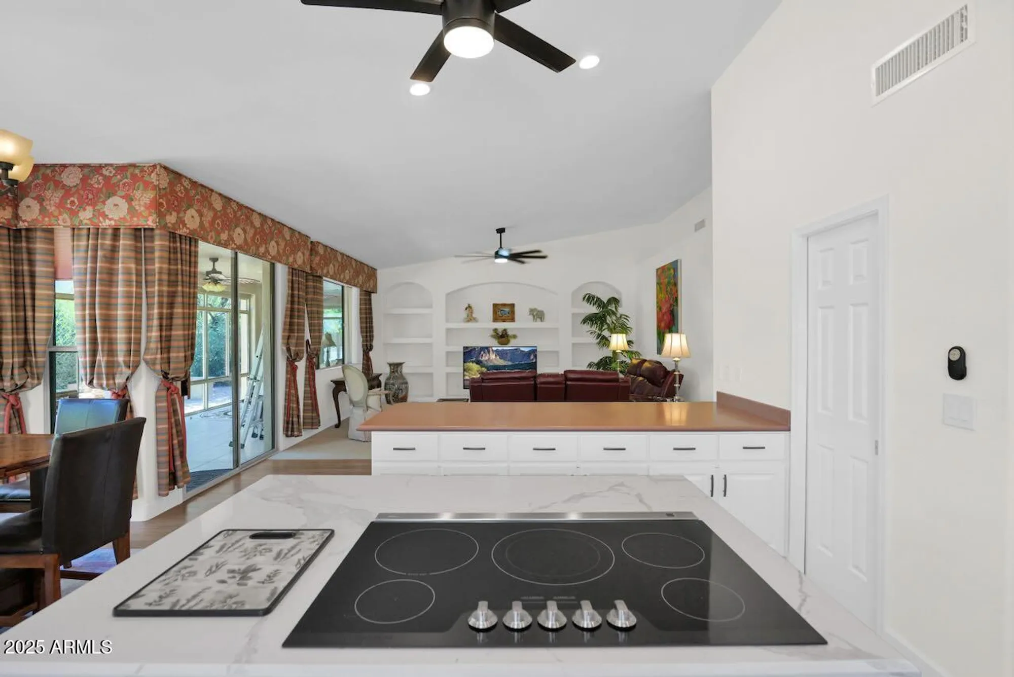 Property Slideshow image 18 of 61 | 24703 s desert dr, Sun Lakes, AZ, 85248