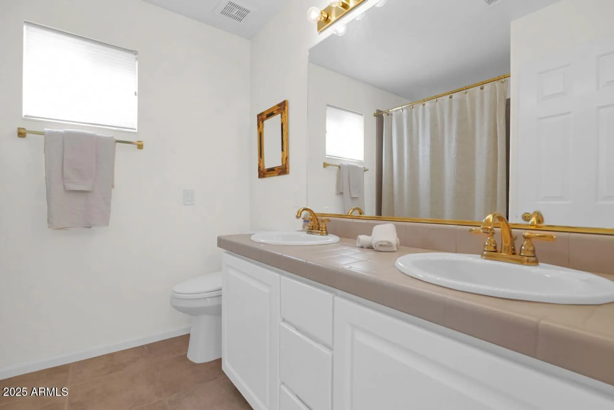 Property Slideshow image 32 of 61 | 24703 s desert dr, Sun Lakes, AZ, 85248