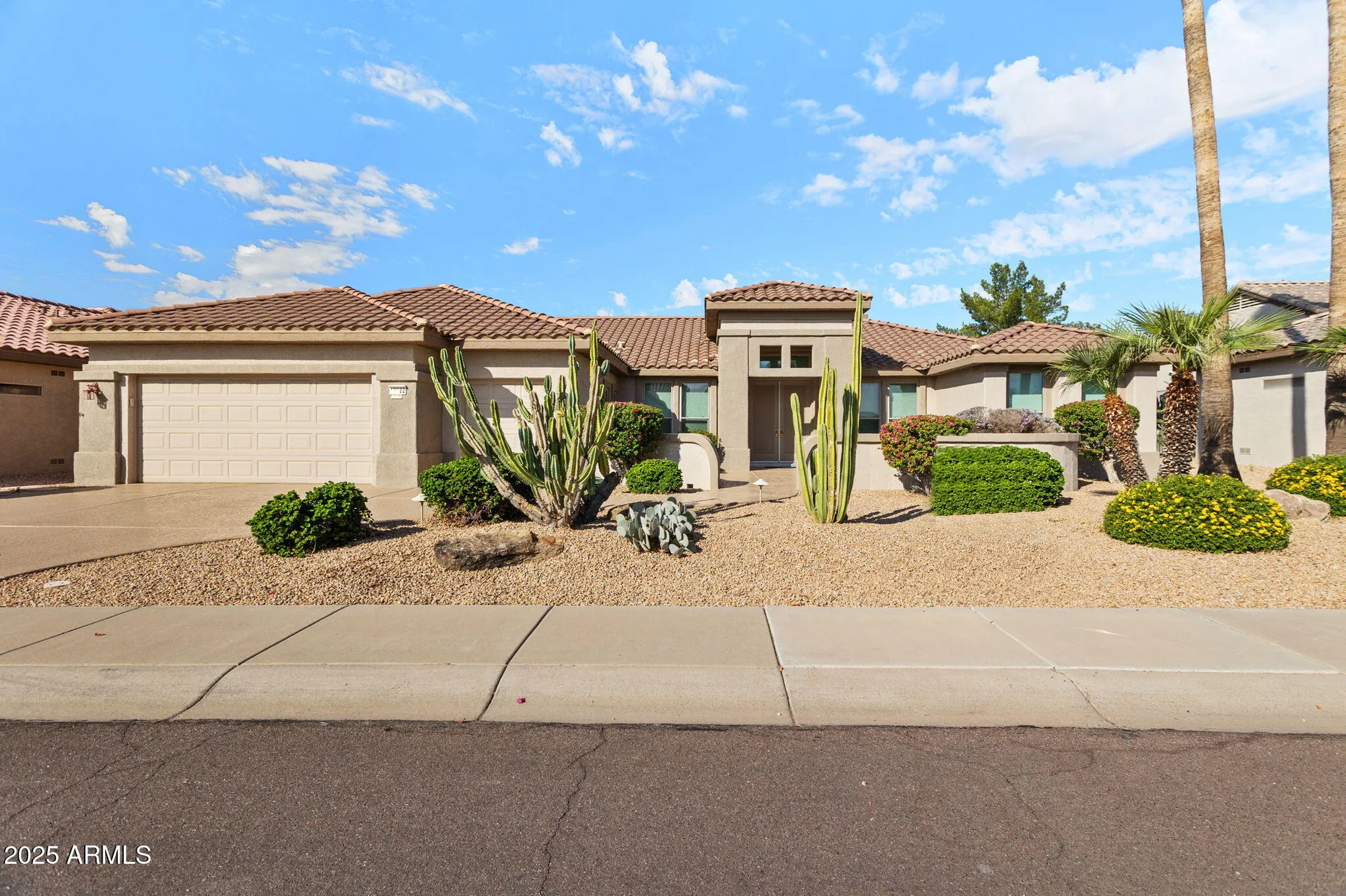 Property Slideshow image 1 of 54 | 17522 n ironhorse dr, Surprise, AZ, 85374