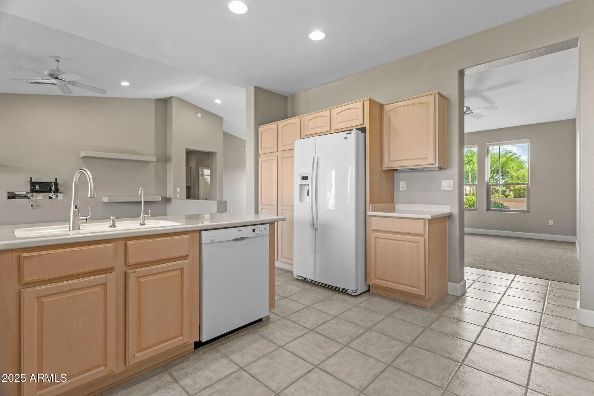 Property Slideshow image 17 of 54 | 17522 n ironhorse dr, Surprise, AZ, 85374