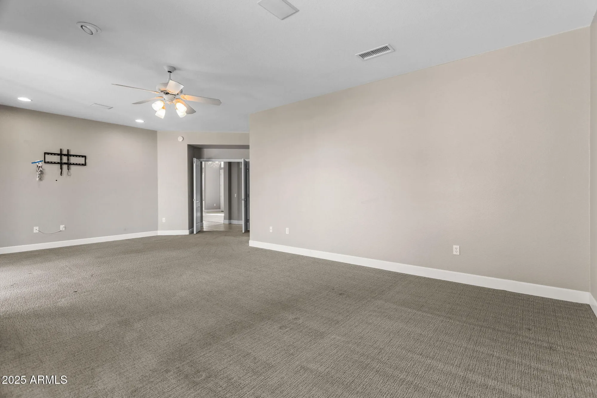 Property Slideshow image 22 of 54 | 17522 n ironhorse dr, Surprise, AZ, 85374