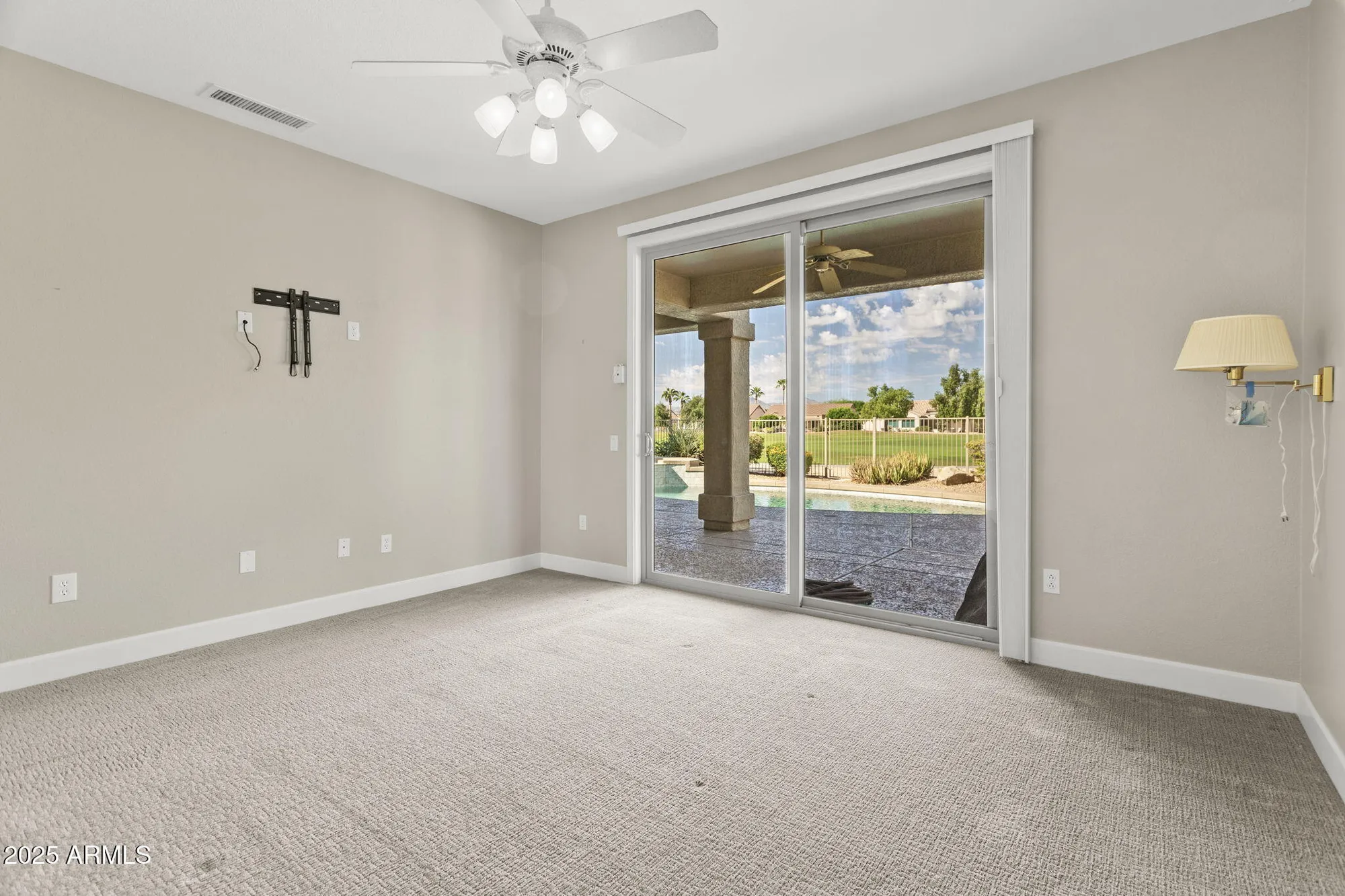 Property Slideshow image 32 of 54 | 17522 n ironhorse dr, Surprise, AZ, 85374