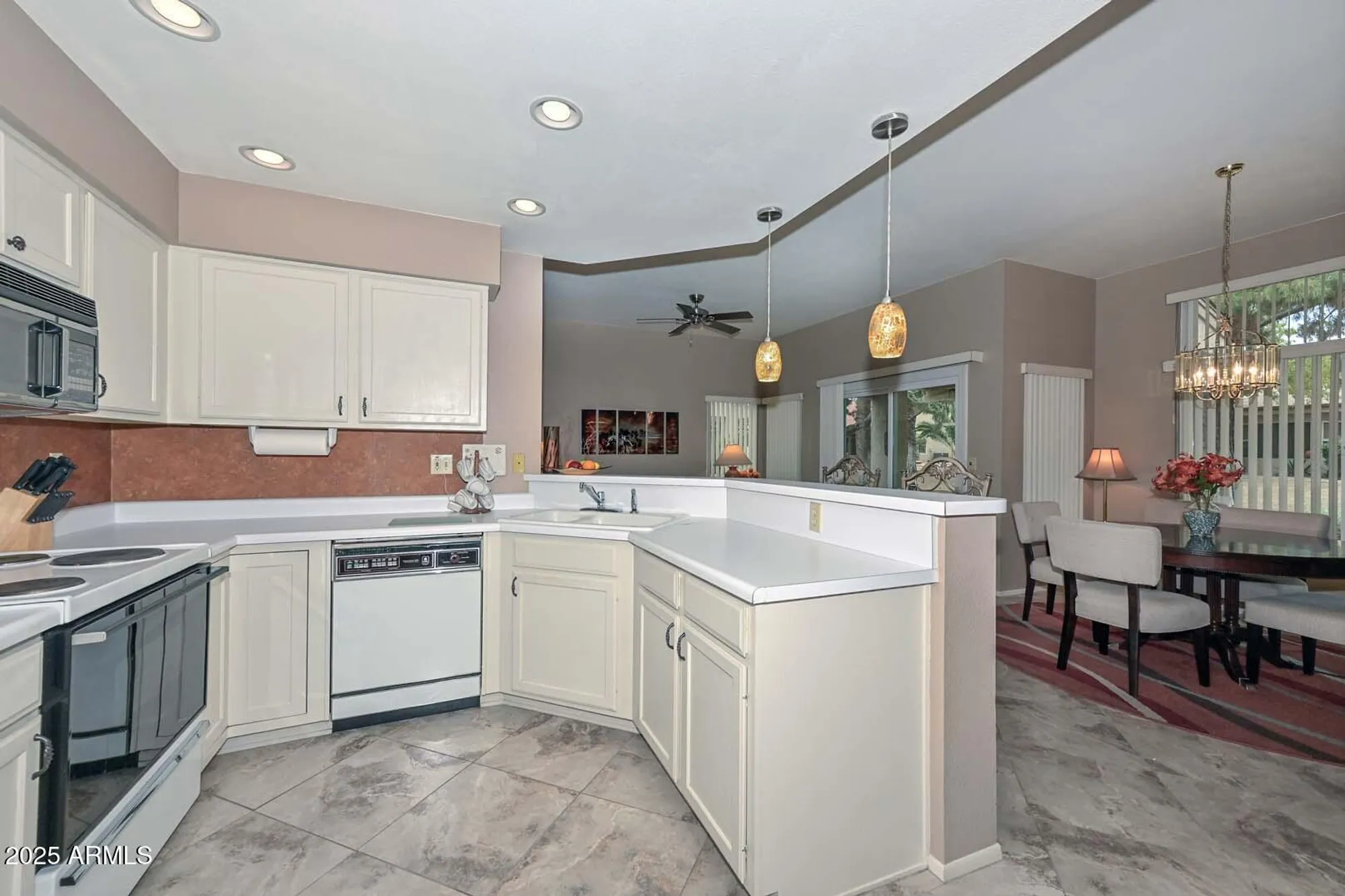 Property Slideshow image 12 of 43 | 13814 w greenview dr, Sun City West, AZ, 85375